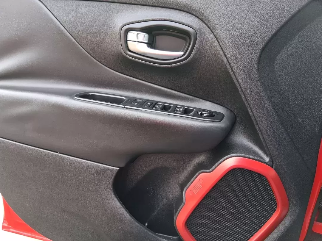 2016 Jeep Renegade Trailhawk (ZACCJBCTXGP) with an Tigershark MultiAir 2.4L I-4 variable valve contro engine, 9A transmission, located at 1099 N County Rd 25A , Troy, OH, 45373, (937) 908-9800, 40.057079, -84.212883 - **Experience Adventure and Comfort with the 2016 Jeep Renegade Trailhawk!**<br /> <br /> Are you ready to elevate your lifestyle with a versatile vehicle that's perfect for weekend getaways, daily commutes, and everything in between? Look no further than the 2016 Jeep Renegade Trailhawk available at - Photo#18