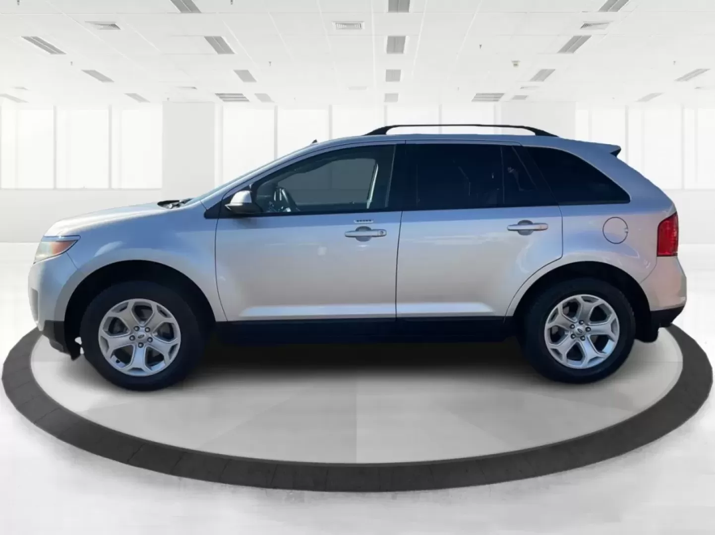 2012 Ford Edge SEL (2FMDK3JC9CB) with an Other engine, located at 880 E. National Road, Vandalia, OH, 45377, (937) 908-9800, 39.891918, -84.183594 - **Elevate Your Daily Drive with the 2012 Ford Edge SEL Perfect for Family Adventures and Daily Commutes!**<br /> <br /> Are you on the hunt for a versatile and stylish SUV that can cater to your family's needs while offering a comfortable daily commute? Look no further than the 2012 Ford Edge SEL, - Photo#5