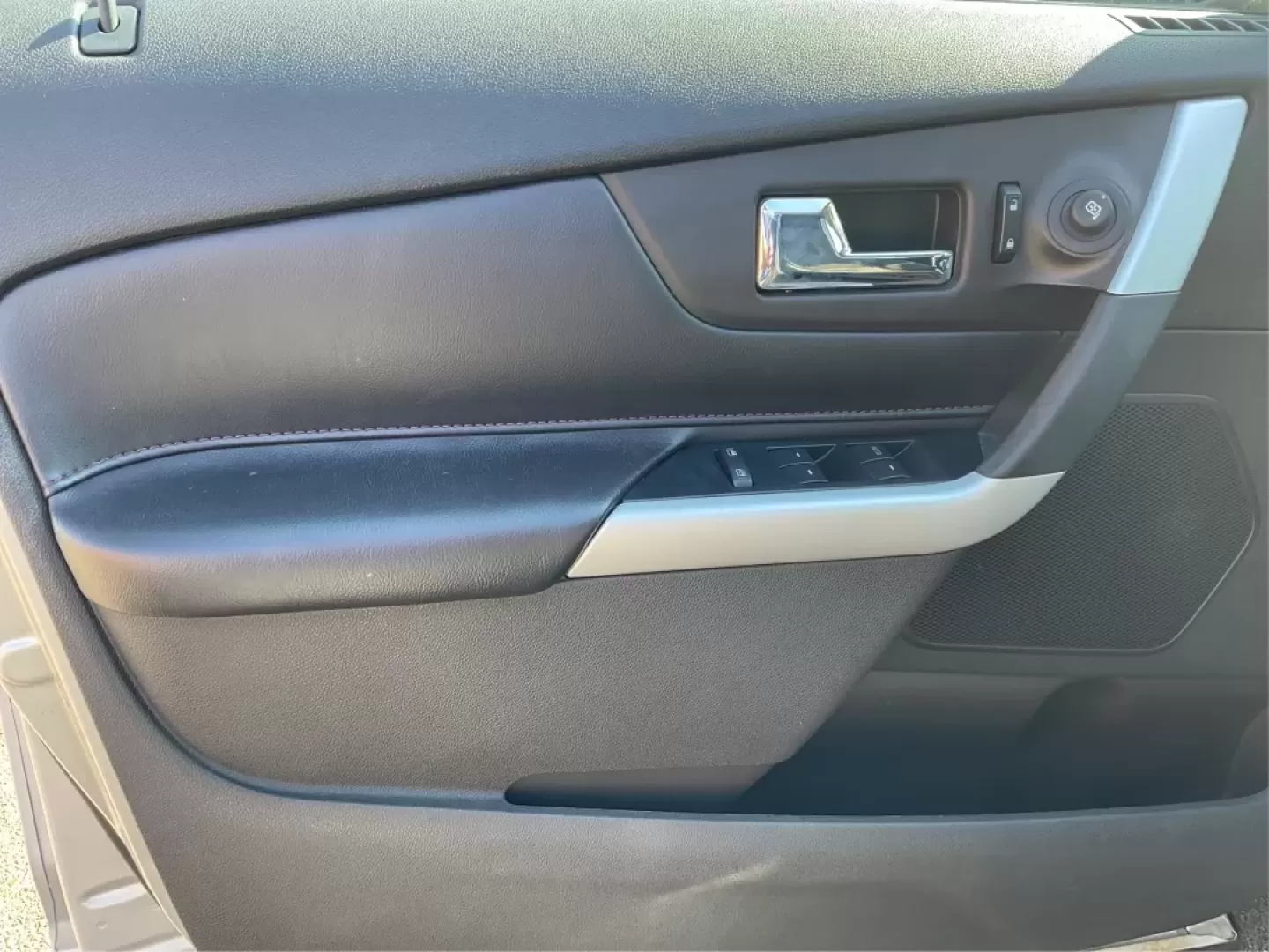 2012 Ford Edge SEL (2FMDK3JC9CB) with an Other engine, located at 880 E. National Road, Vandalia, OH, 45377, (937) 908-9800, 39.891918, -84.183594 - **Elevate Your Daily Drive with the 2012 Ford Edge SEL Perfect for Family Adventures and Daily Commutes!**<br /> <br /> Are you on the hunt for a versatile and stylish SUV that can cater to your family's needs while offering a comfortable daily commute? Look no further than the 2012 Ford Edge SEL, - Photo#19