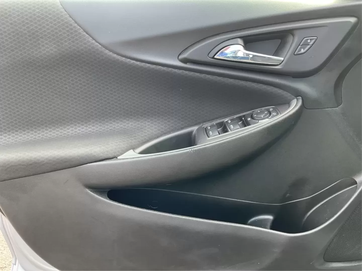 2019 Chevrolet Malibu 1LS (1G1ZB5STXKF) with an ECOTEC 1.5L I-4 gasoline direct injection engine, located at 401 Woodman Dr, Riverside, OH, 45431, (937) 908-9800, 39.760899, -84.123421 - Looking for a reliable sedan that fits seamlessly into your lifestyle? The 2019 Chevrolet Malibu 1LS, now available at Advantage Car and Credit in Riverside, OH, is the perfect blend of style, comfort, and functionality. Whether you're commuting to work, running errands around town, or planning a we - Photo#18