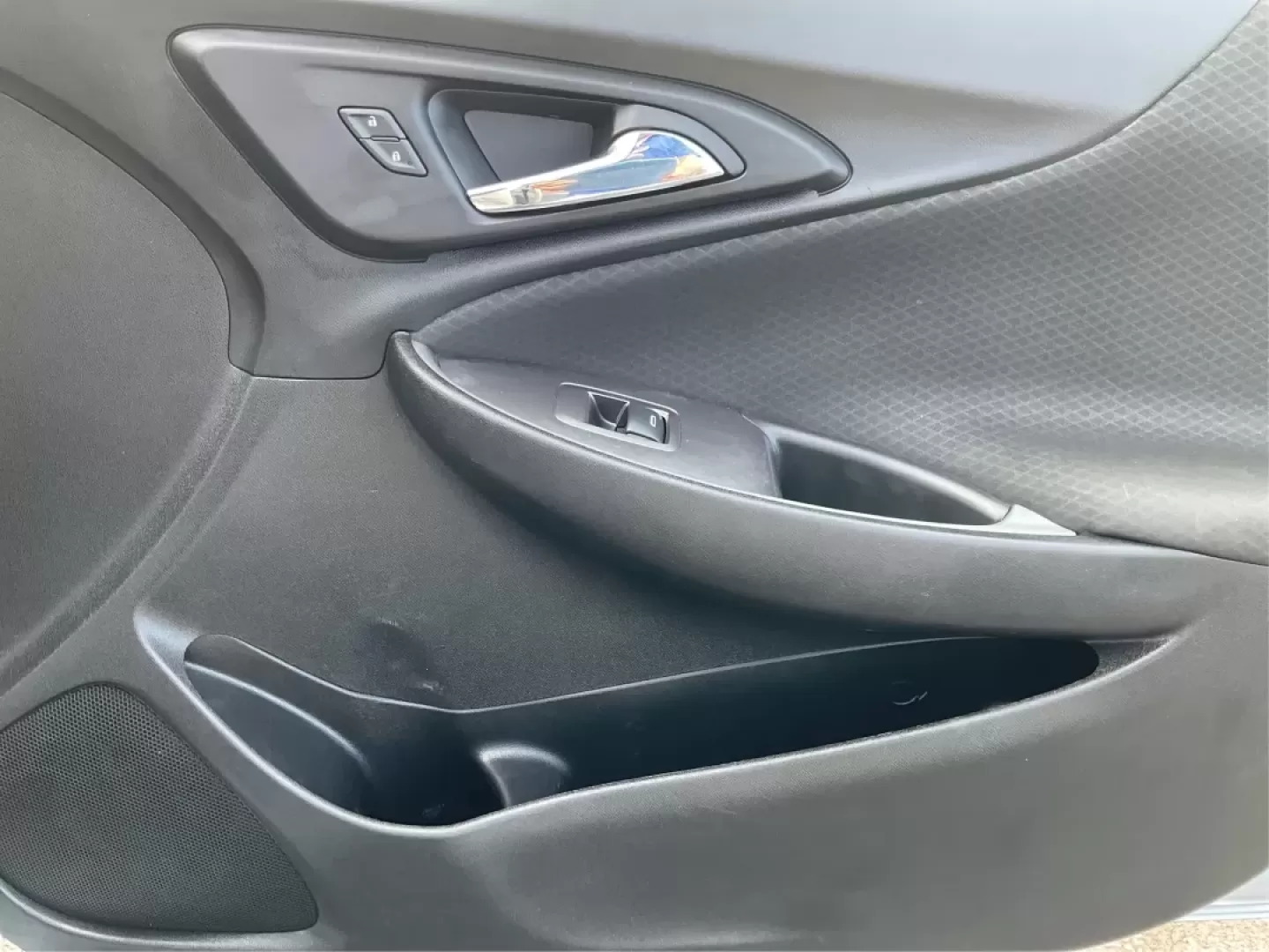 2019 Chevrolet Malibu 1LS (1G1ZB5STXKF) with an ECOTEC 1.5L I-4 gasoline direct injection engine, located at 401 Woodman Dr, Riverside, OH, 45431, (937) 908-9800, 39.760899, -84.123421 - Looking for a reliable sedan that fits seamlessly into your lifestyle? The 2019 Chevrolet Malibu 1LS, now available at Advantage Car and Credit in Riverside, OH, is the perfect blend of style, comfort, and functionality. Whether you're commuting to work, running errands around town, or planning a we - Photo#19