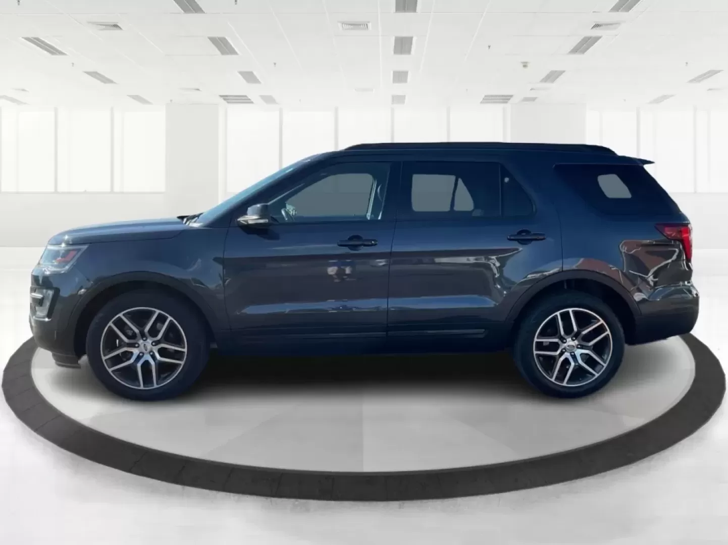 2017 Ford Explorer Sport (1FM5K8GT3HG) with an EcoBoost 3.5L V-6 gasoline direct injection engine, located at 4508 South Dixie Dr, Moraine, OH, 45439, (937) 908-9800, 39.689976, -84.218452 - Elevate your adventures with the 2017 Ford Explorer Sport, a versatile SUV that's perfect for families, commuters, and weekend explorers alike! With its rugged design and premium features, this dynamic vehicle seamlessly combines sophistication with functionality. Whether you're navigating the bustl - Photo#5