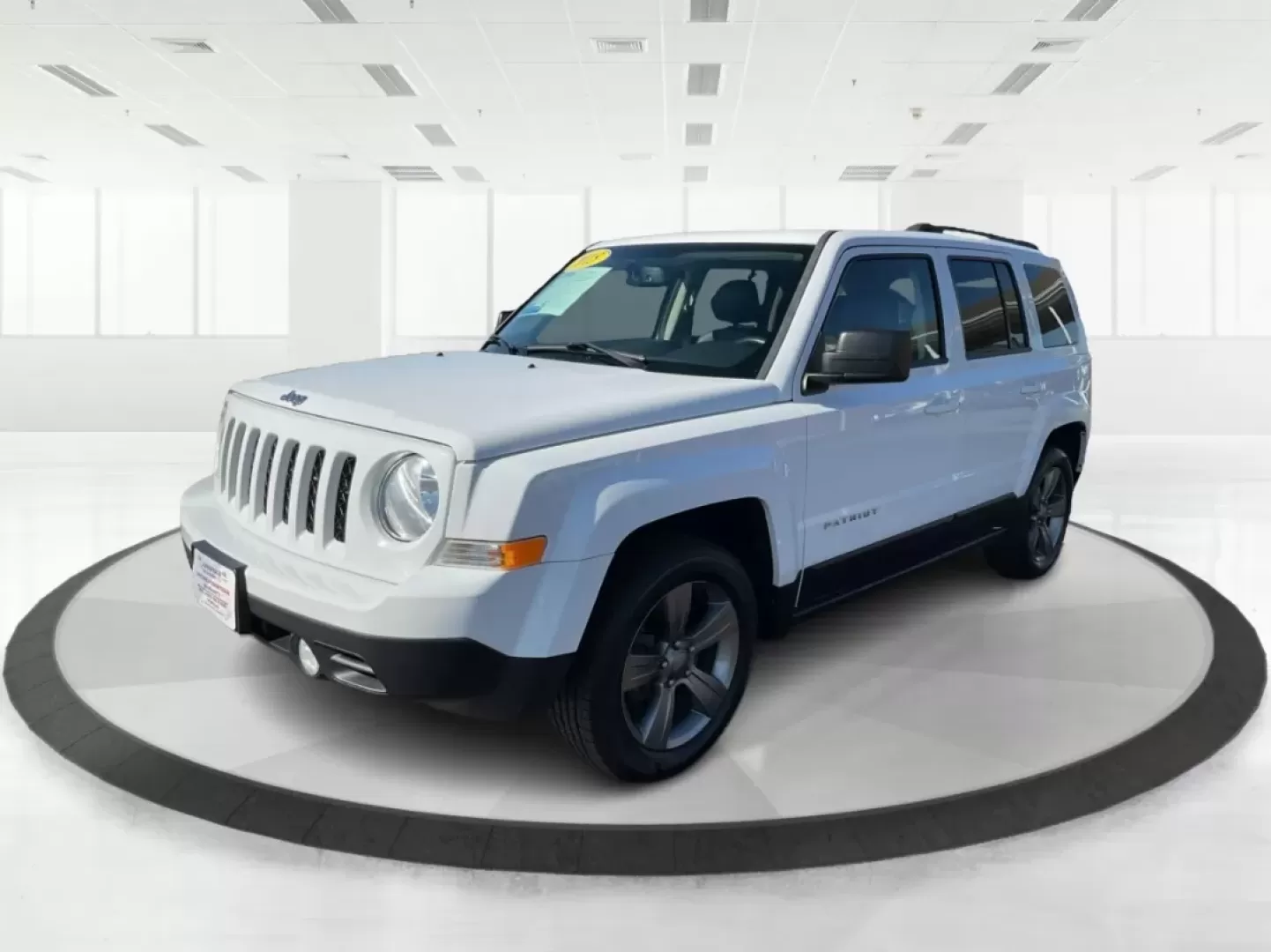 2015 Jeep Patriot High Altitude Edition (1C4NJPFA5FD) with an 2L I-4 DOHC engine, located at 4508 South Dixie Dr, Moraine, OH, 45439, (937) 908-9800, 39.689976, -84.218452 - Discover the perfect blend of adventure and everyday practicality with the 2015 Jeep Patriot High Altitude Edition, now available at Advantage Car and Credit in Moraine, OH! Designed for those who want to conquer both the urban jungle and the great outdoors, this SUV is not just a vehicle; it's a li - Photo#8