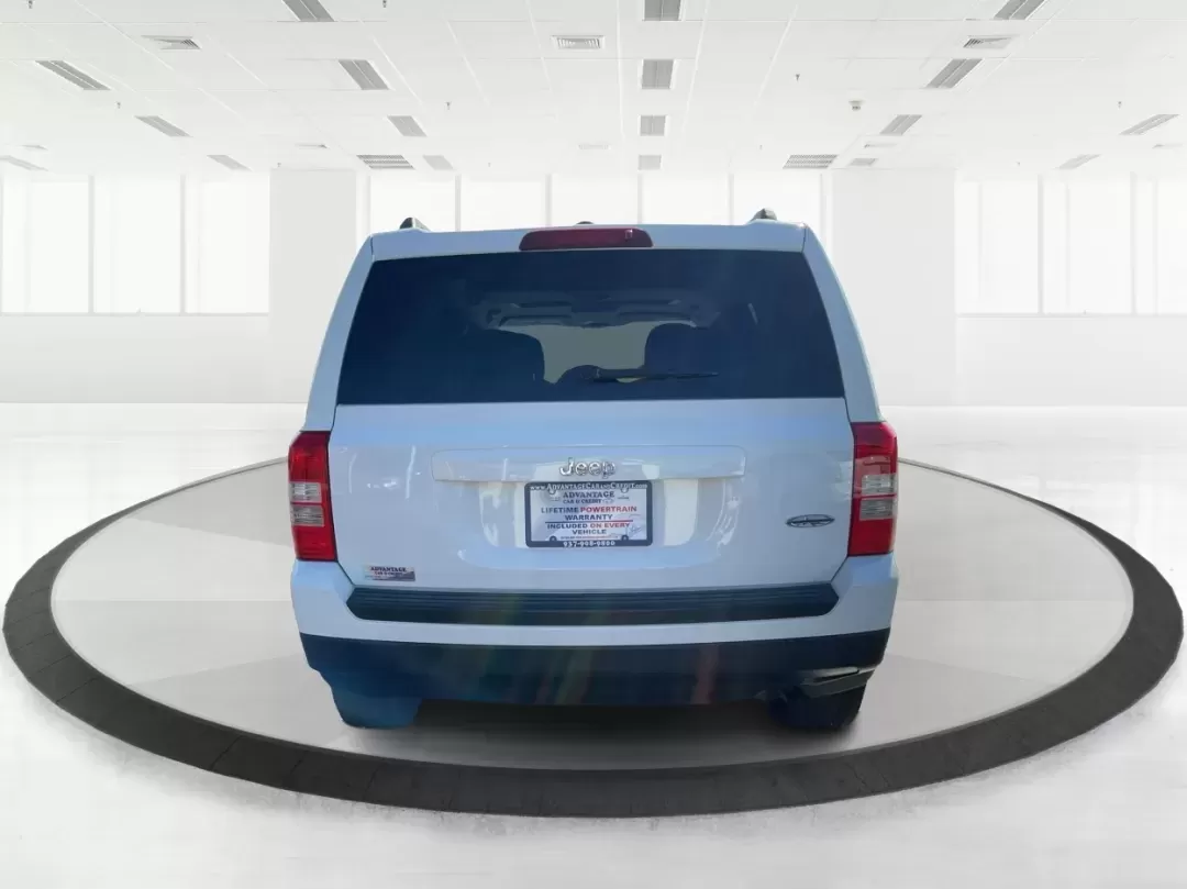 2015 Jeep Patriot High Altitude Edition (1C4NJPFA5FD) with an 2L I-4 DOHC engine, located at 1951 S Dayton Lakeview Rd., New Carlisle, OH, 45344, (937) 908-9800, 39.890999, -84.050255 - 2015 Jeep Patriot High Altitude Edition - Photo#3