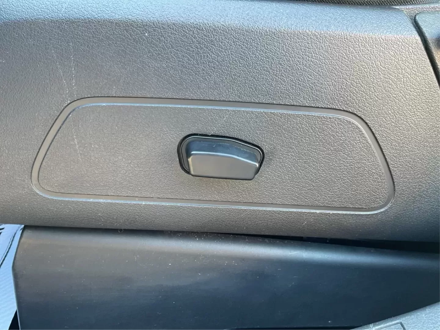 2015 Jeep Patriot High Altitude Edition (1C4NJPFA5FD) with an 2L I-4 DOHC engine, located at 1951 S Dayton Lakeview Rd., New Carlisle, OH, 45344, (937) 908-9800, 39.890999, -84.050255 - Discover the perfect blend of adventure and everyday practicality with the 2015 Jeep Patriot High Altitude Edition, now available at Advantage Car and Credit in Moraine, OH! Designed for those who want to conquer both the urban jungle and the great outdoors, this SUV is not just a vehicle; it's a li - Photo#17