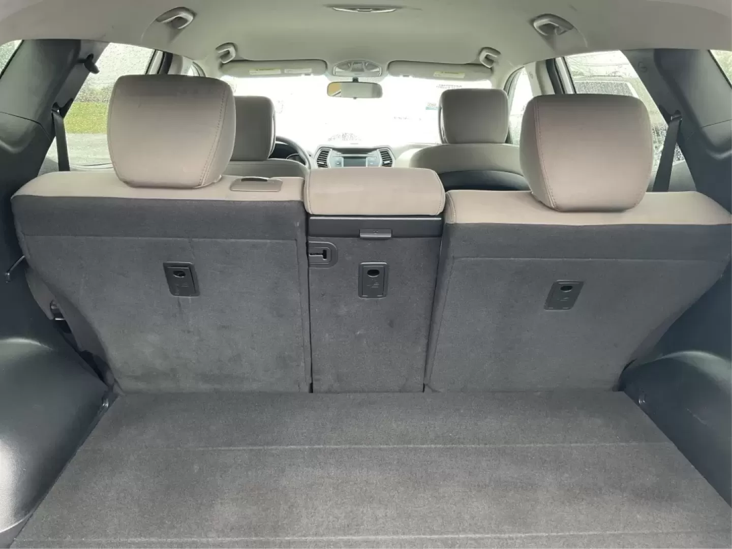 2017 Hyundai Santa Fe 2.4L (5XYZTDLB2HG) with an Theta II 2.4L I-4 gasoline direct injection engine, located at 4508 South Dixie Dr, Moraine, OH, 45439, (937) 908-9800, 39.689976, -84.218452 - Discover the perfect blend of comfort, capability, and style with the 2017 Hyundai Santa Fe, now available at Advantage Car and Credit, located at 1184 Kauffman Ave, Fairborn, OH 45324. This versatile SUV is an excellent choice for growing families, weekend adventurers, or budget-conscious buyers lo - Photo#12