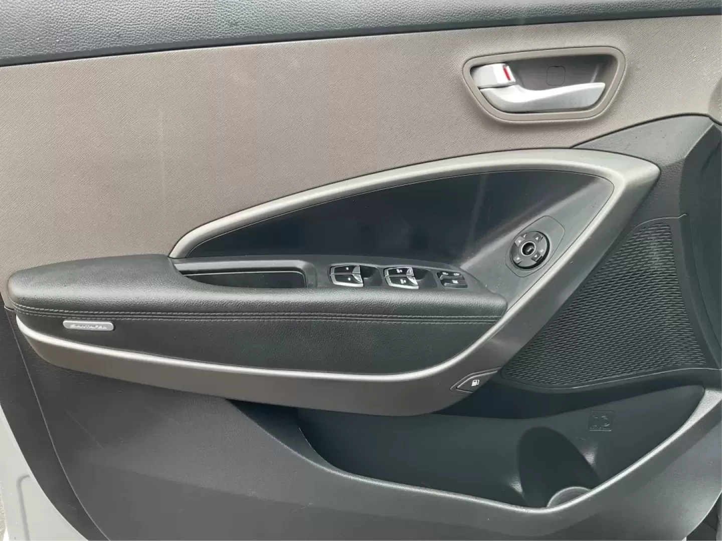 2017 Hyundai Santa Fe 2.4L (5XYZTDLB2HG) with an Theta II 2.4L I-4 gasoline direct injection engine, located at 4508 South Dixie Dr, Moraine, OH, 45439, (937) 908-9800, 39.689976, -84.218452 - Discover the perfect blend of comfort, capability, and style with the 2017 Hyundai Santa Fe, now available at Advantage Car and Credit, located at 1184 Kauffman Ave, Fairborn, OH 45324. This versatile SUV is an excellent choice for growing families, weekend adventurers, or budget-conscious buyers lo - Photo#17