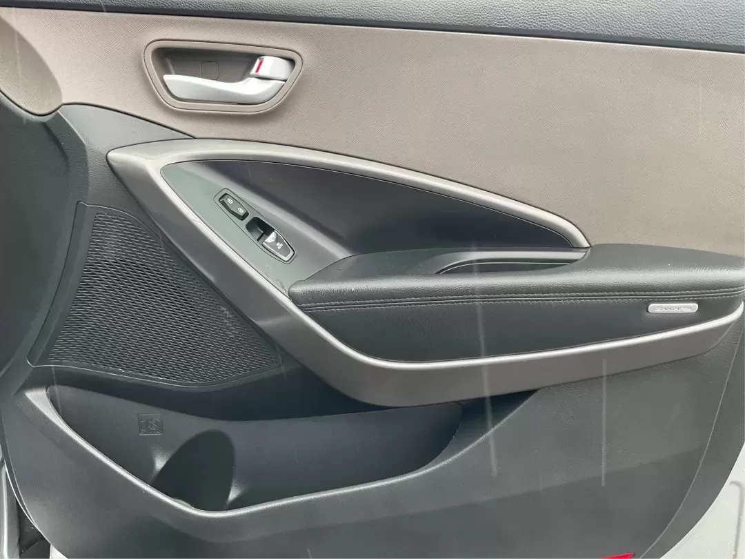 2017 Hyundai Santa Fe 2.4L (5XYZTDLB2HG) with an Theta II 2.4L I-4 gasoline direct injection engine, located at 4508 South Dixie Dr, Moraine, OH, 45439, (937) 908-9800, 39.689976, -84.218452 - Discover the perfect blend of comfort, capability, and style with the 2017 Hyundai Santa Fe, now available at Advantage Car and Credit, located at 1184 Kauffman Ave, Fairborn, OH 45324. This versatile SUV is an excellent choice for growing families, weekend adventurers, or budget-conscious buyers lo - Photo#18