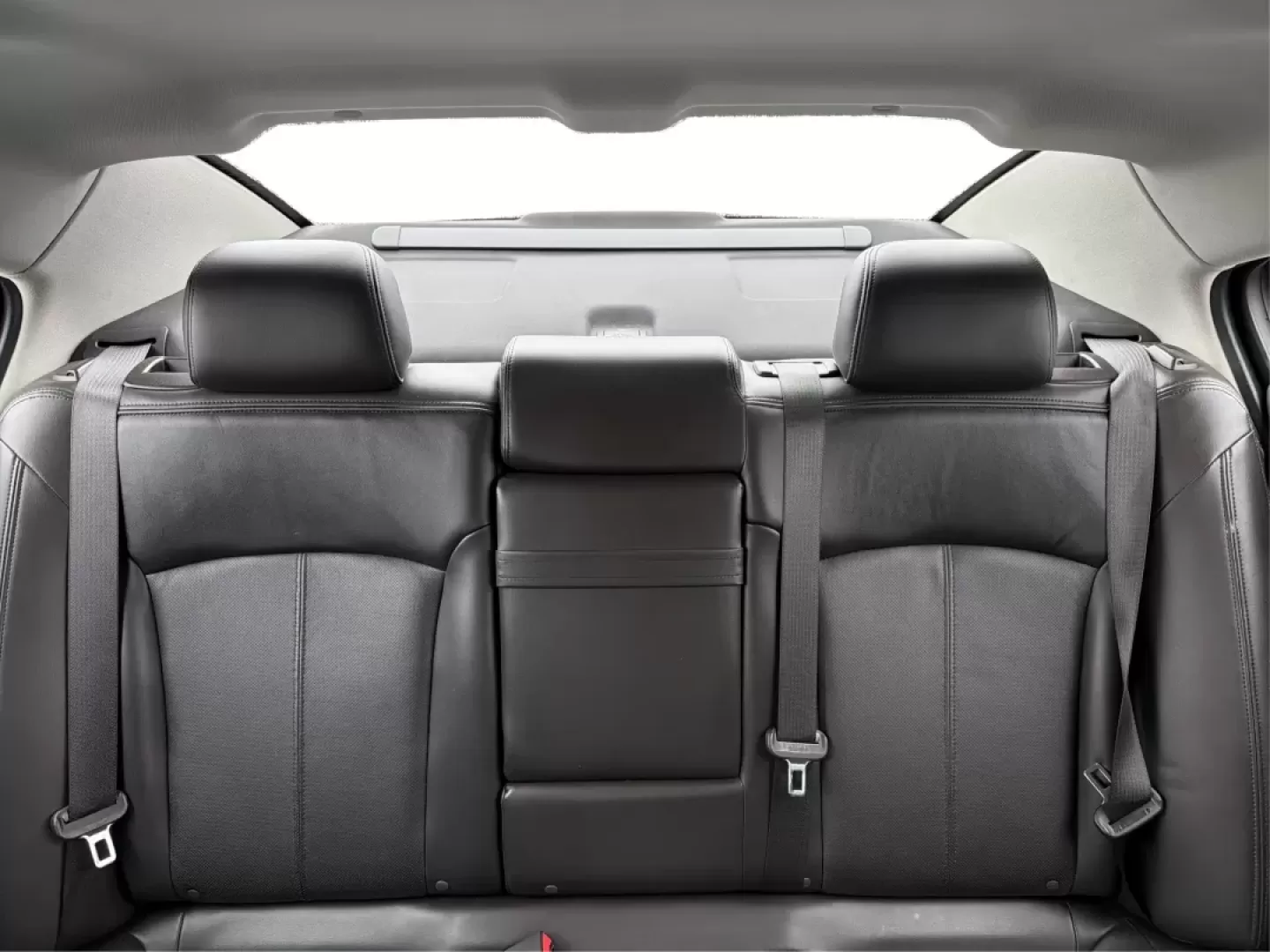 2013 Buick LaCrosse Premium 1 Group (1G4GF5E38DF) with an 3.6L V-6 gasoline direct injection engine, located at 1951 S Dayton Lakeview Rd., New Carlisle, OH, 45344, (937) 908-9800, 39.890999, -84.050255 - **Discover Comfort and Luxury with This 2013 Buick LaCrosse Perfect for Commuters and Families!**<br /> <br /> Are you looking for a vehicle that combines elegance, comfort, and practicality? Look no further than the stunning 2013 Buick LaCrosse, available now at Advantage Car and Credit - Troy! Th - Photo#14