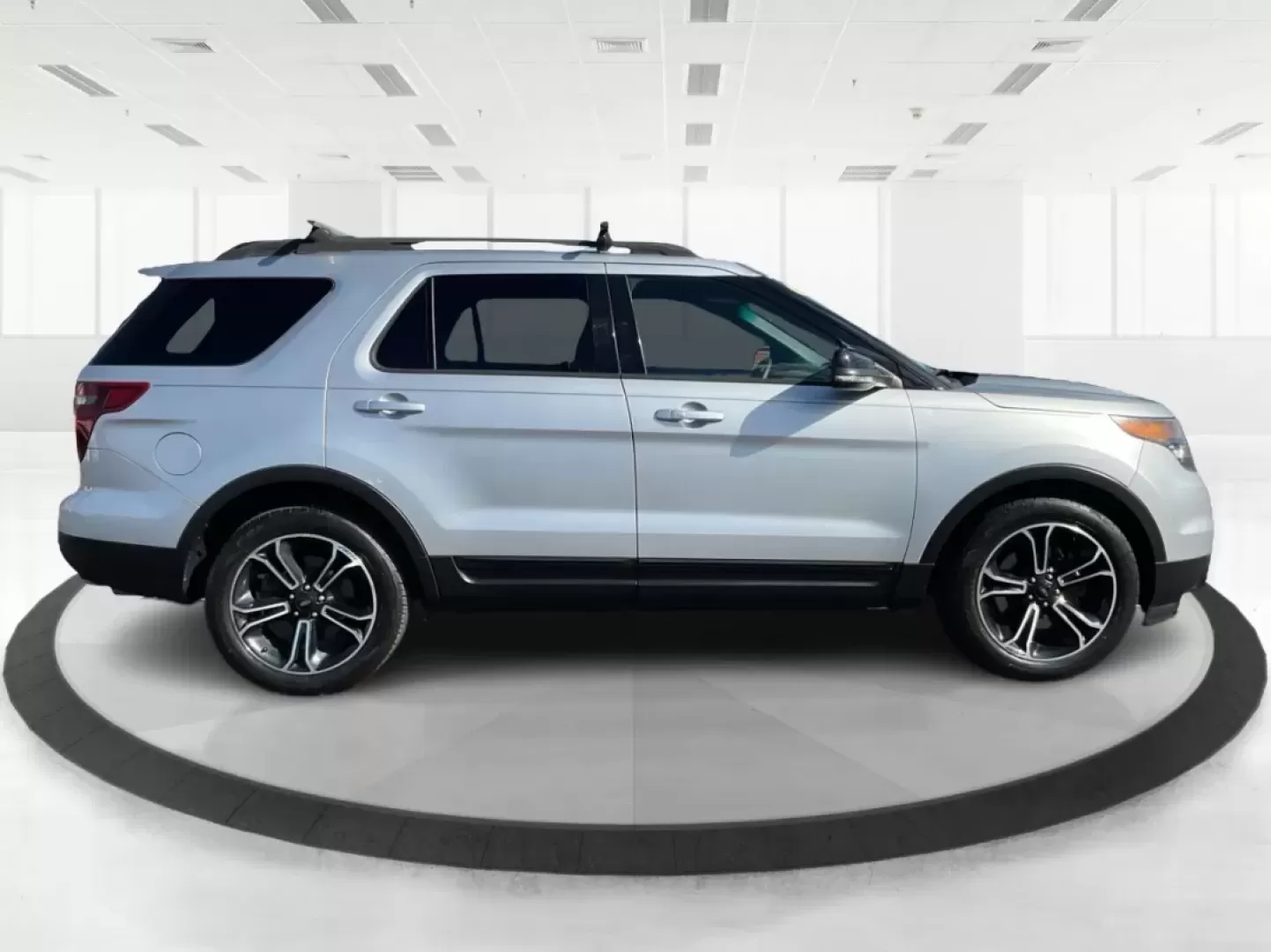 2015 Ford Explorer Sport (1FM5K8GT4FG) with an EcoBoost 3.5L V-6 gasoline direct injection engine, located at 1230 East Main St, Xenia, OH, 45385, (937) 908-9800, 39.688026, -83.910172 - **Elevate Your Adventures with a 2015 Ford Explorer Sport at Advantage Car and Credit Xenia!**<br /> <br /> Are you ready to embark on unforgettable adventures with your family or friends? The 2015 Ford Explorer Sport is designed to be your perfect companion for weekend getaways, daily commutes, an - Photo#1