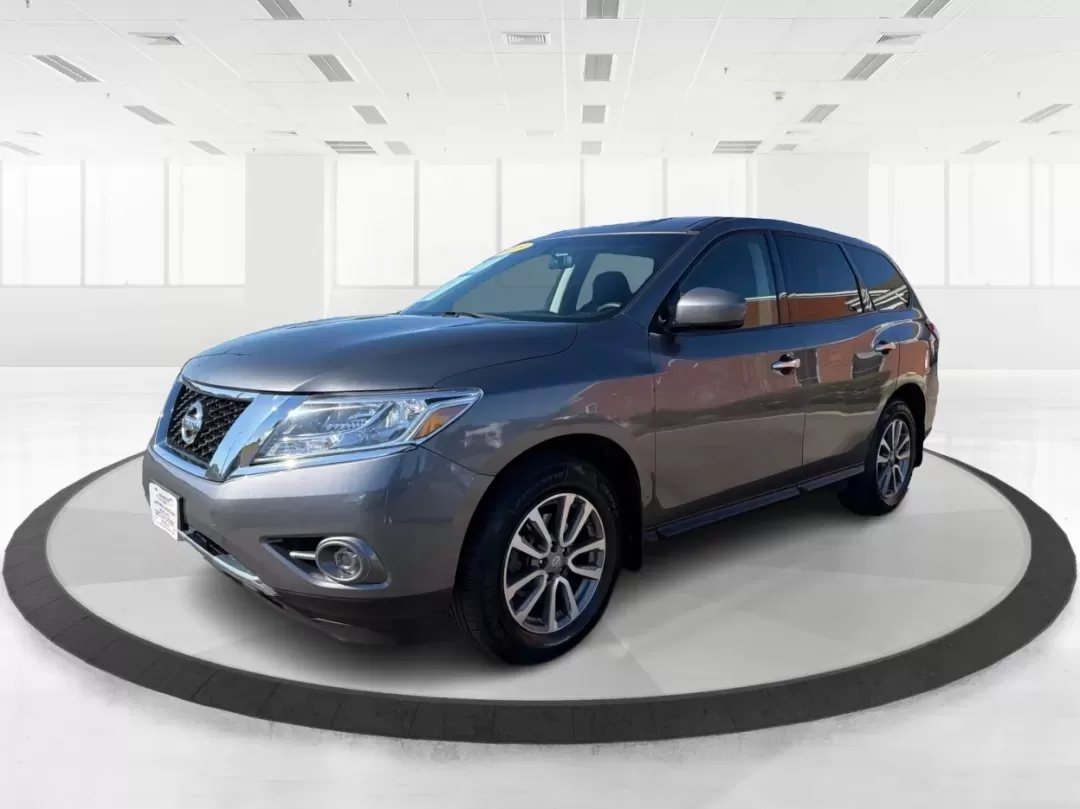 2015 Nissan Pathfinder S (5N1AR2MM5FC) with an 3.5L V-6 DOHC engine, Continuously Variable Transmission transmission, located at 8750 N County Rd 25A, Piqua, OH, 45356, (937) 908-9800, 40.164391, -84.232513 - **Adventure Awaits with the 2015 Nissan Pathfinder at Advantage Car and Credit - Riverside!**<br /> <br /> Are you ready to elevate your family's adventures or weekend getaways? The 2015 Nissan Pathfinder, now available at Advantage Car and Credit in Riverside, OH, is the perfect vehicle to accompan - Photo#8