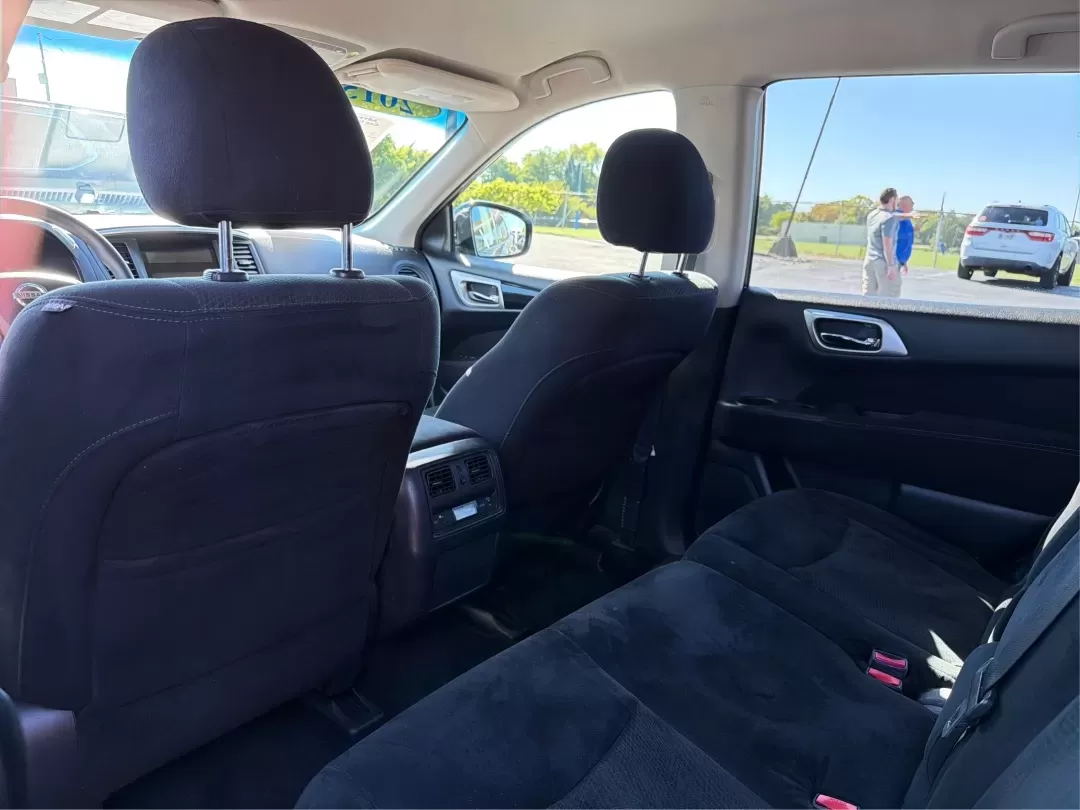 2015 Nissan Pathfinder S (5N1AR2MM5FC) with an 3.5L V-6 DOHC engine, Continuously Variable Transmission transmission, located at 8750 N County Rd 25A, Piqua, OH, 45356, (937) 908-9800, 40.164391, -84.232513 - **Adventure Awaits with the 2015 Nissan Pathfinder at Advantage Car and Credit - Riverside!**<br /> <br /> Are you ready to elevate your family's adventures or weekend getaways? The 2015 Nissan Pathfinder, now available at Advantage Car and Credit in Riverside, OH, is the perfect vehicle to accompan - Photo#10