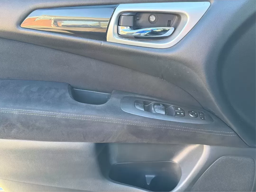 2015 Nissan Pathfinder S (5N1AR2MM5FC) with an 3.5L V-6 DOHC engine, Continuously Variable Transmission transmission, located at 8750 N County Rd 25A, Piqua, OH, 45356, (937) 908-9800, 40.164391, -84.232513 - **Adventure Awaits with the 2015 Nissan Pathfinder at Advantage Car and Credit - Riverside!**<br /> <br /> Are you ready to elevate your family's adventures or weekend getaways? The 2015 Nissan Pathfinder, now available at Advantage Car and Credit in Riverside, OH, is the perfect vehicle to accompan - Photo#17