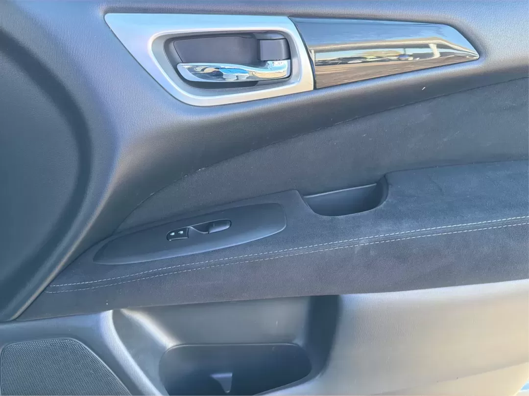 2015 Nissan Pathfinder S (5N1AR2MM5FC) with an 3.5L V-6 DOHC engine, Continuously Variable Transmission transmission, located at 8750 N County Rd 25A, Piqua, OH, 45356, (937) 908-9800, 40.164391, -84.232513 - **Adventure Awaits with the 2015 Nissan Pathfinder at Advantage Car and Credit - Riverside!**<br /> <br /> Are you ready to elevate your family's adventures or weekend getaways? The 2015 Nissan Pathfinder, now available at Advantage Car and Credit in Riverside, OH, is the perfect vehicle to accompan - Photo#18