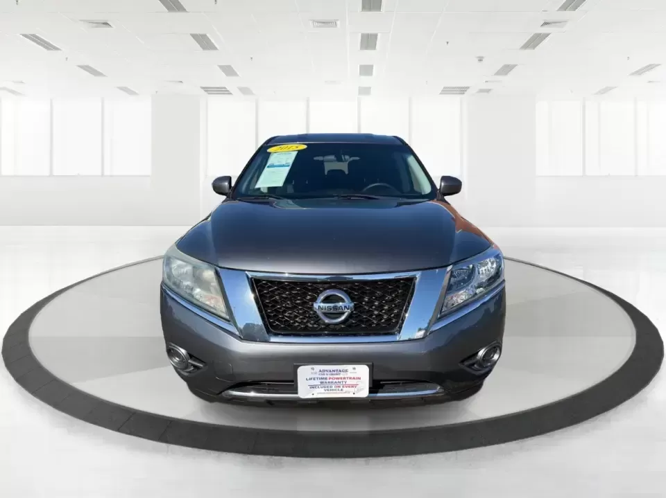 2015 Nissan Pathfinder S (5N1AR2MM5FC) with an 3.5L V-6 DOHC engine, Continuously Variable Transmission transmission, located at 4508 South Dixie Dr, Moraine, OH, 45439, (937) 908-9800, 39.689976, -84.218452 - **Adventure Awaits with the 2015 Nissan Pathfinder at Advantage Car and Credit - Riverside!**<br /> <br /> Are you ready to elevate your family's adventures or weekend getaways? The 2015 Nissan Pathfinder, now available at Advantage Car and Credit in Riverside, OH, is the perfect vehicle to accompan - Photo#7