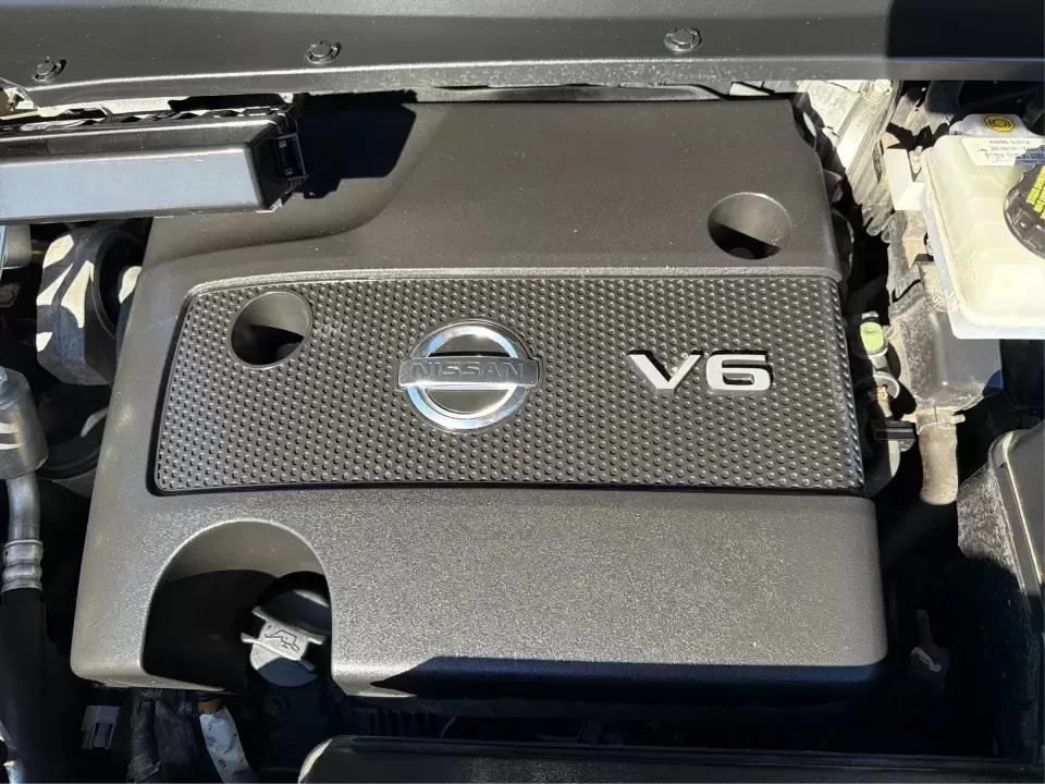 2015 Nissan Pathfinder S (5N1AR2MM5FC) with an 3.5L V-6 DOHC engine, Continuously Variable Transmission transmission, located at 4508 South Dixie Dr, Moraine, OH, 45439, (937) 908-9800, 39.689976, -84.218452 - **Adventure Awaits with the 2015 Nissan Pathfinder at Advantage Car and Credit - Riverside!**<br /> <br /> Are you ready to elevate your family's adventures or weekend getaways? The 2015 Nissan Pathfinder, now available at Advantage Car and Credit in Riverside, OH, is the perfect vehicle to accompan - Photo#11