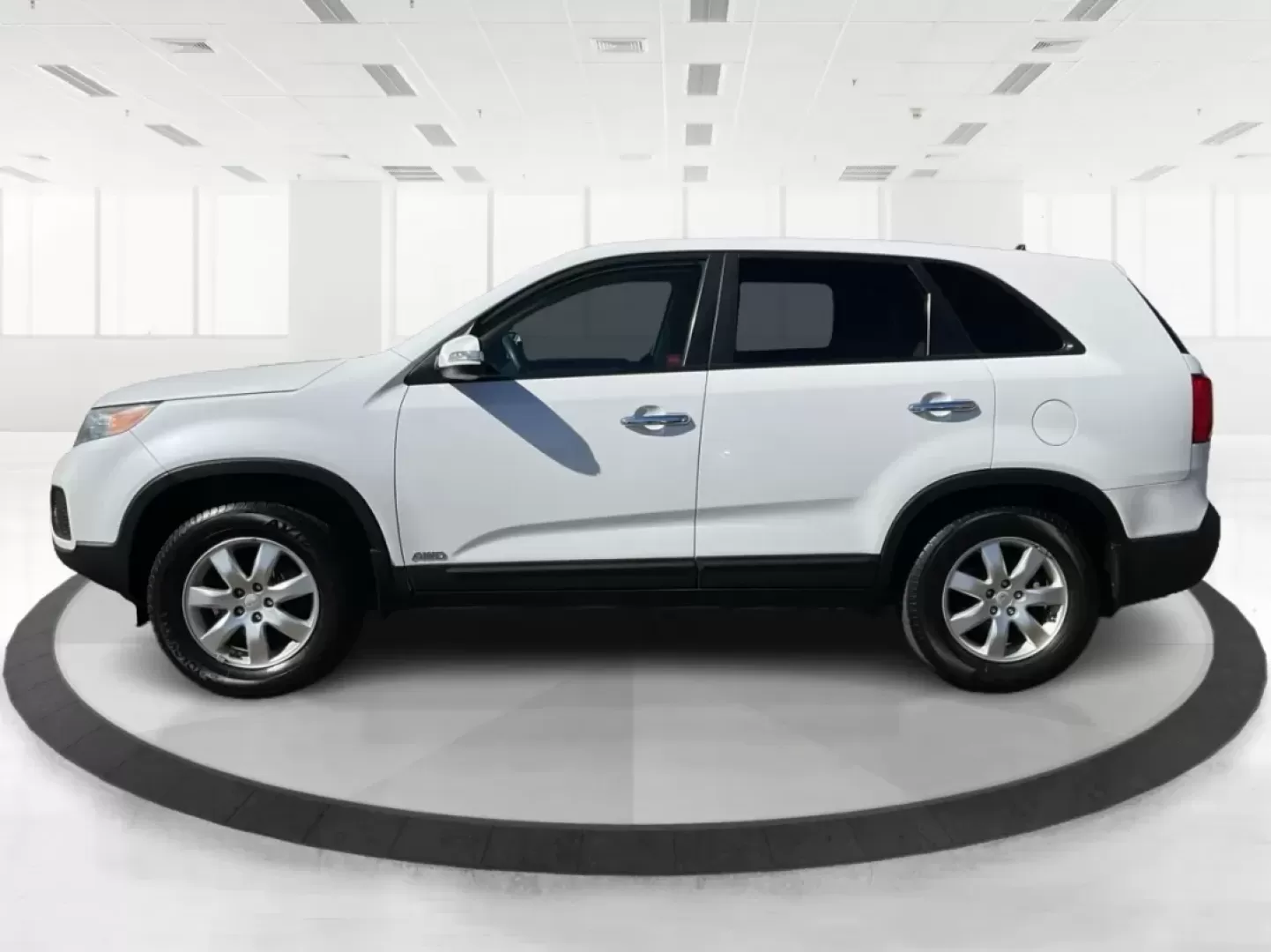 2011 Kia Sorento LX (5XYKTCA19BG) with an 2.4L I-4 DOHC engine, located at 880 E. National Road, Vandalia, OH, 45377, (937) 908-9800, 39.891918, -84.183594 - Discover your next adventure with the 2011 Kia Sorento LX, an SUV that's not just a vehicle but a versatile companion for all your lifestyle needs. Whether you're navigating the bustling streets of Vandalia, OH, commuting to work, or planning a weekend getaway, this vehicle is designed to keep up wi - Photo#5