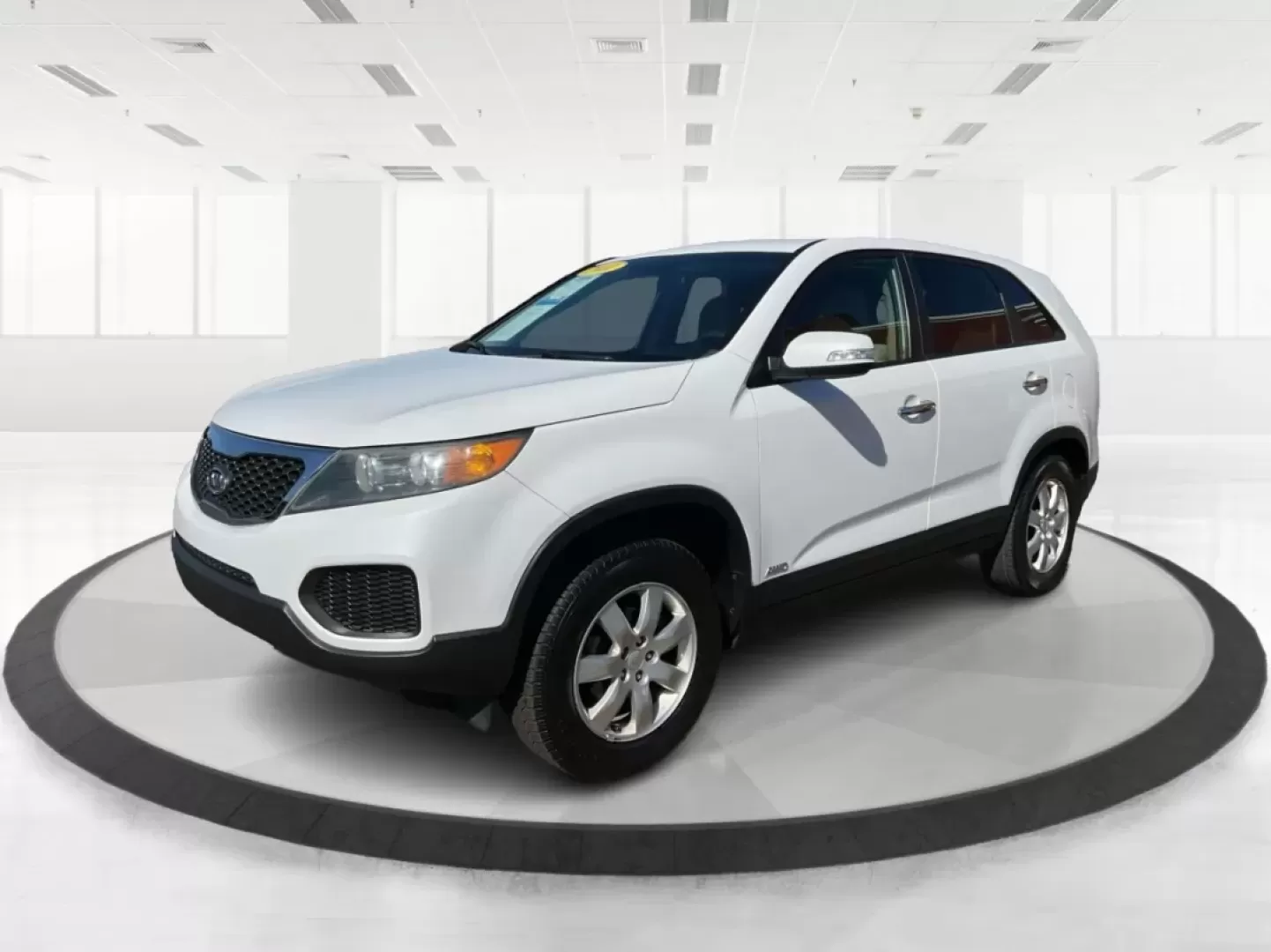 2011 Kia Sorento LX (5XYKTCA19BG) with an 2.4L I-4 DOHC engine, located at 880 E. National Road, Vandalia, OH, 45377, (937) 908-9800, 39.891918, -84.183594 - Discover your next adventure with the 2011 Kia Sorento LX, an SUV that's not just a vehicle but a versatile companion for all your lifestyle needs. Whether you're navigating the bustling streets of Vandalia, OH, commuting to work, or planning a weekend getaway, this vehicle is designed to keep up wi - Photo#8