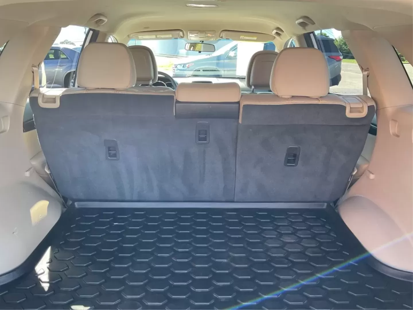 2011 Kia Sorento LX (5XYKTCA19BG) with an 2.4L I-4 DOHC engine, located at 880 E. National Road, Vandalia, OH, 45377, (937) 908-9800, 39.891918, -84.183594 - Discover your next adventure with the 2011 Kia Sorento LX, an SUV that's not just a vehicle but a versatile companion for all your lifestyle needs. Whether you're navigating the bustling streets of Vandalia, OH, commuting to work, or planning a weekend getaway, this vehicle is designed to keep up wi - Photo#12