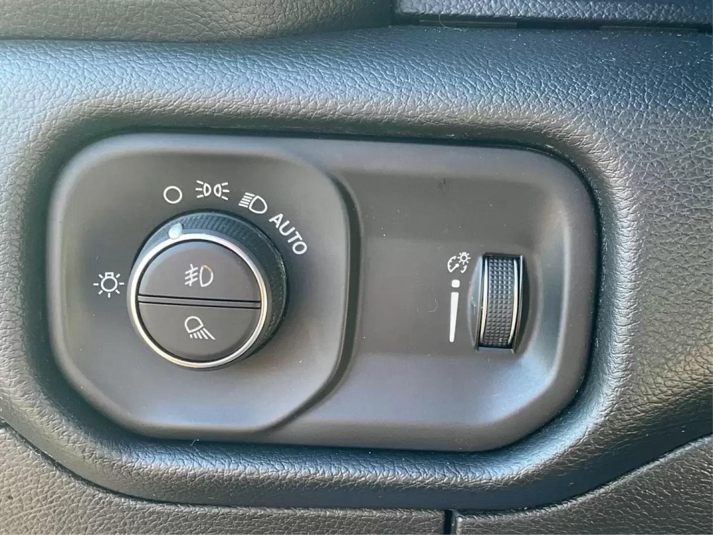 2020 Ram 1500 Big Horn Crew Cab 4x4 5'7 Box (1C6SRFFT8LN) with an Other engine, located at 1099 N County Rd 25A , Troy, OH, 45373, (937) 908-9800, 40.057079, -84.212883 - **Unleash Adventure with the 2020 Ram 1500 Big Horn Crew Cab 4x4! Perfect for Your Lifestyle!**<br /> <br /> Are you ready to elevate your driving experience? The 2020 Ram 1500 Big Horn Crew Cab 4x4 is your ultimate companion for weekend getaways, daily commutes, or even family road trips. With its - Photo#16