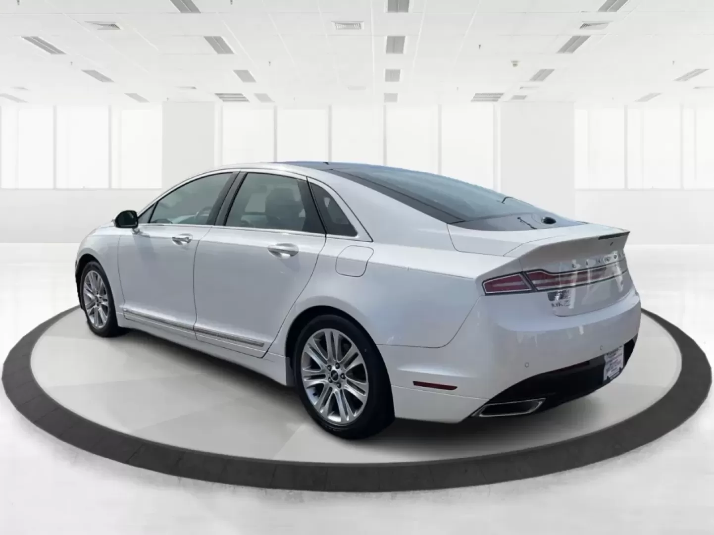 2015 Lincoln MKZ Base (3LN6L2GKXFR) with an Other engine, located at 8750 N County Rd 25A, Piqua, OH, 45356, (937) 908-9800, 40.164391, -84.232513 - **Discover the 2015 Lincoln MKZ: Your Ideal Blend of Luxury and Affordability!** <br /> <br /> Are you searching for a stylish, reliable vehicle that won't break the bank? Look no further than the 2015 Lincoln MKZ, available now at Advantage Car and Credit in Fairborn, OH. This stunning vehicle is p - Photo#4