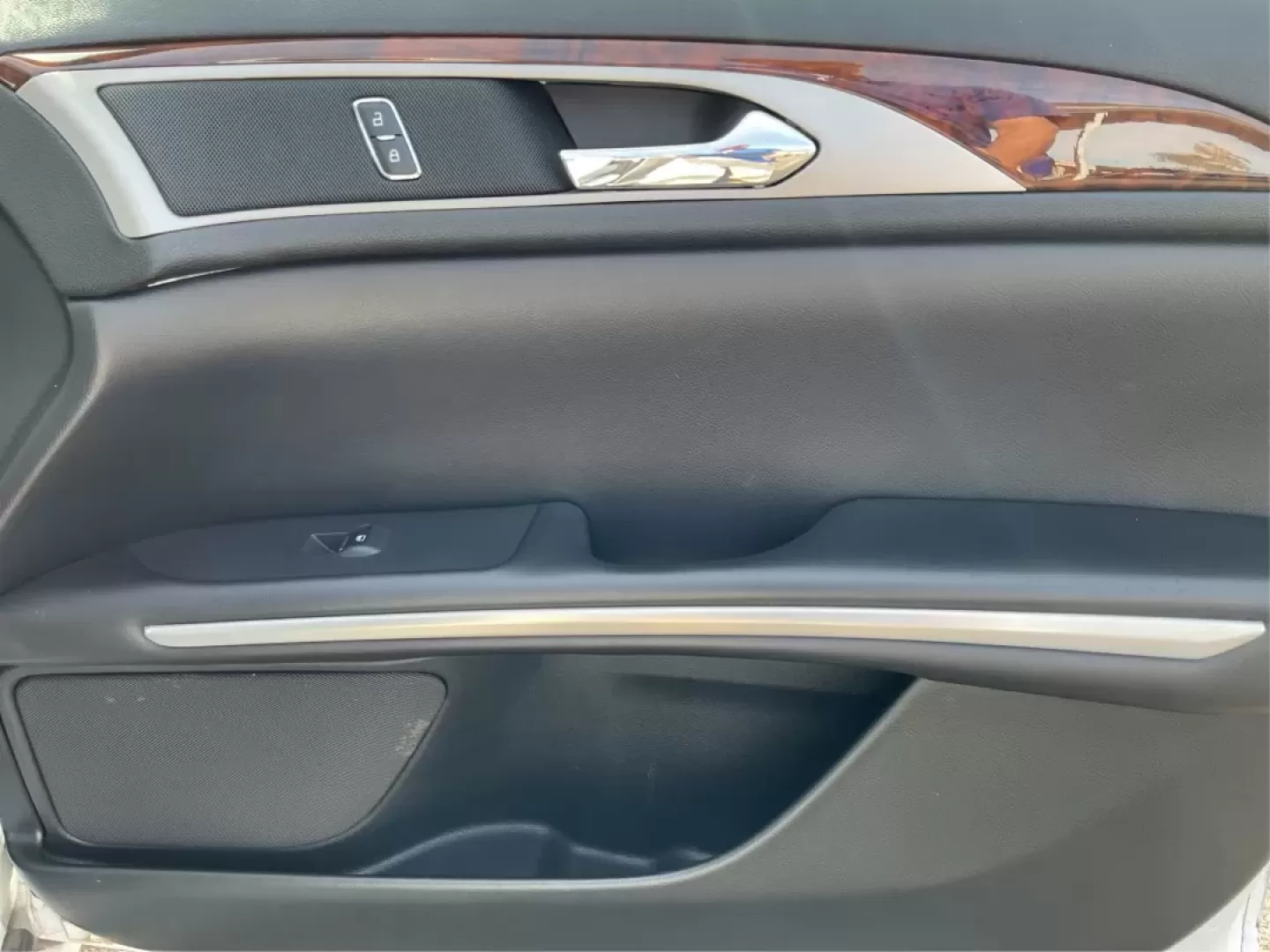 2015 Lincoln MKZ Base (3LN6L2GKXFR) with an Other engine, located at 8750 N County Rd 25A, Piqua, OH, 45356, (937) 908-9800, 40.164391, -84.232513 - **Discover the 2015 Lincoln MKZ: Your Ideal Blend of Luxury and Affordability!** <br /> <br /> Are you searching for a stylish, reliable vehicle that won't break the bank? Look no further than the 2015 Lincoln MKZ, available now at Advantage Car and Credit in Fairborn, OH. This stunning vehicle is p - Photo#20