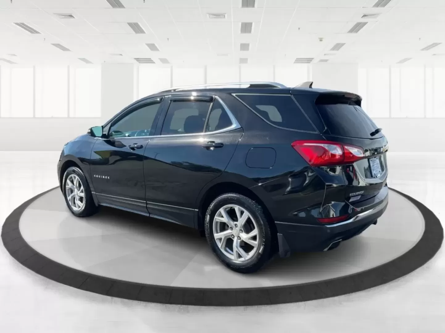 2018 Chevrolet Equinox LT (3GNAXTEX4JL) with an 2L I-4 gasoline direct injection engine, located at 4508 South Dixie Dr, Moraine, OH, 45439, (937) 908-9800, 39.689976, -84.218452 - **Explore Your Next Adventure with the 2018 Chevrolet Equinox LT!** <br /> <br /> Are you ready to elevate your lifestyle with a vehicle that's perfect for family trips, weekend getaways, or even your daily commute? Look no further than the stunning 2018 Chevrolet Equinox LT, now available at Advant - Photo#4