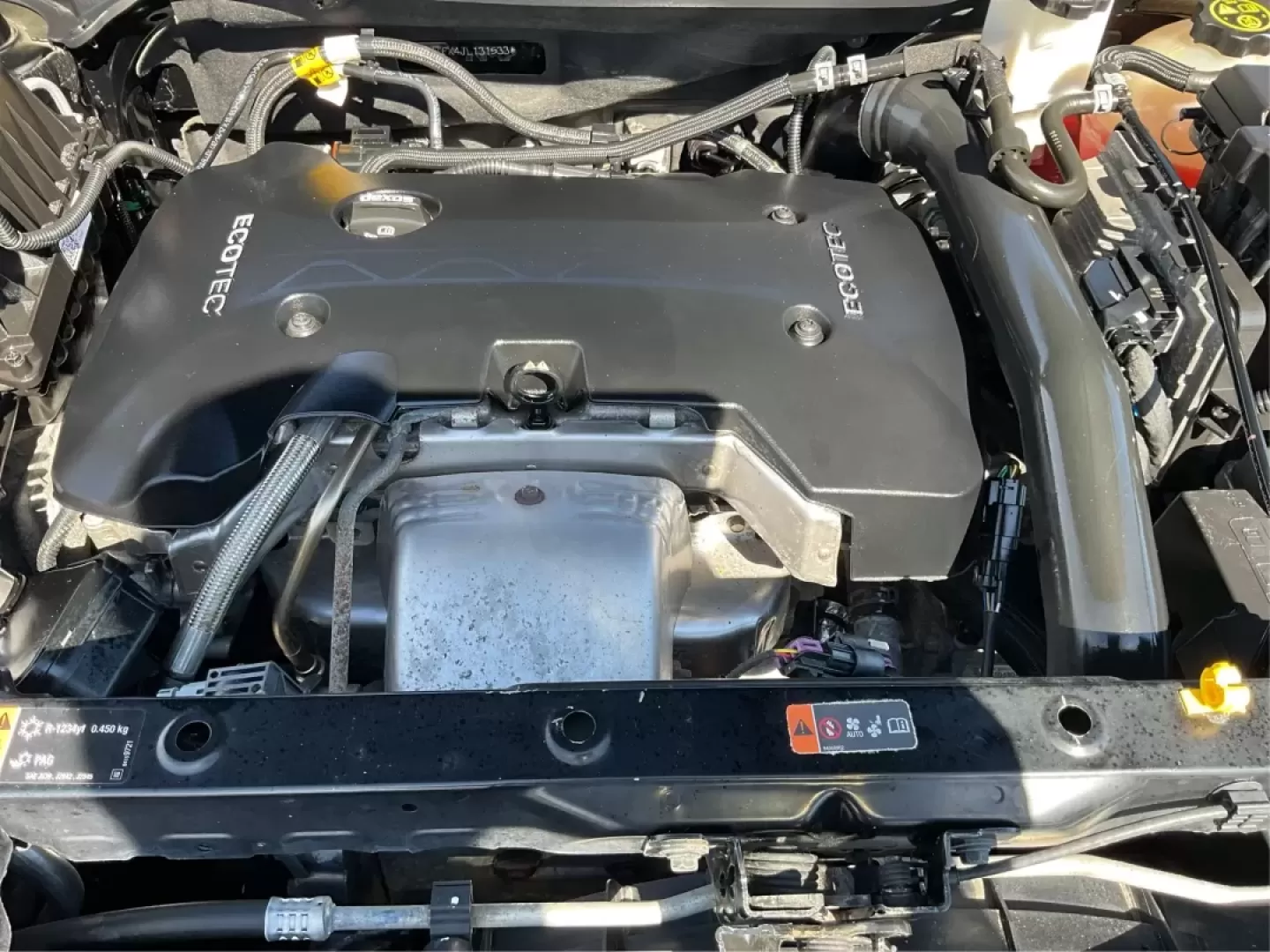 2018 Chevrolet Equinox LT (3GNAXTEX4JL) with an 2L I-4 gasoline direct injection engine, located at 4508 South Dixie Dr, Moraine, OH, 45439, (937) 908-9800, 39.689976, -84.218452 - **Explore Your Next Adventure with the 2018 Chevrolet Equinox LT!** <br /> <br /> Are you ready to elevate your lifestyle with a vehicle that's perfect for family trips, weekend getaways, or even your daily commute? Look no further than the stunning 2018 Chevrolet Equinox LT, now available at Advant - Photo#11