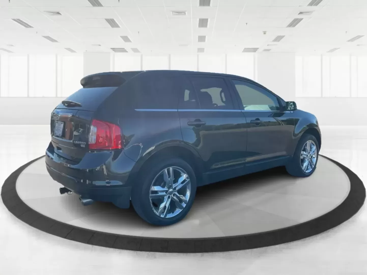 2014 Ford Edge Limited (2FMDK4KC4EB) with an 3.5L V-6 DOHC engine, located at 8750 N County Rd 25A, Piqua, OH, 45356, (937) 908-9800, 40.164391, -84.232513 - **Adventure Awaits: Drive Home a 2014 Ford Edge Limited Today!**<br /> <br /> Are you looking for a versatile vehicle that seamlessly fits into your lifestyle? Whether you're navigating your morning commute, embarking on family weekend getaways, or simply running errands around Piqua, the 2014 Ford - Photo#2