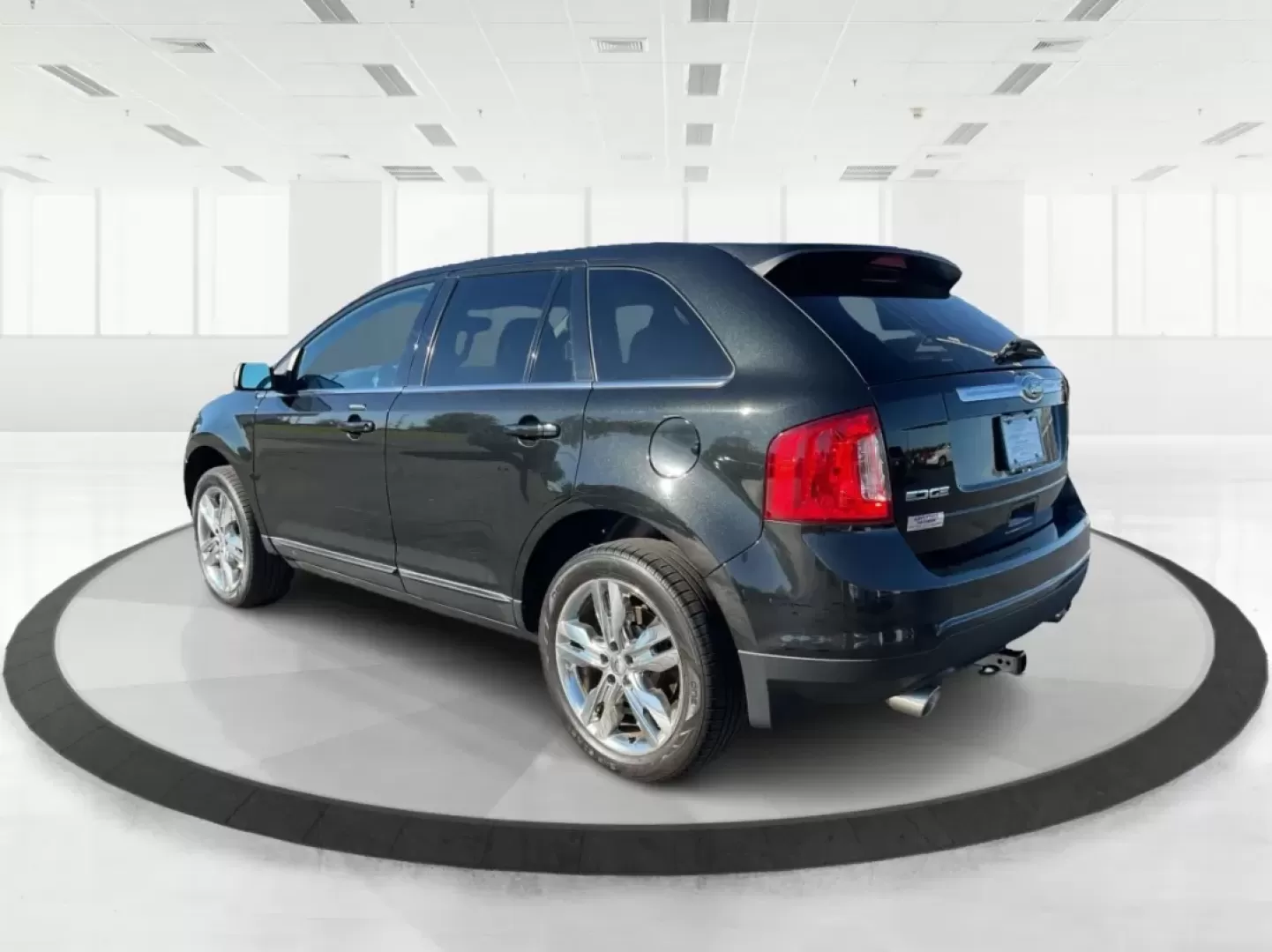 2014 Ford Edge Limited (2FMDK4KC4EB) with an 3.5L V-6 DOHC engine, located at 8750 N County Rd 25A, Piqua, OH, 45356, (937) 908-9800, 40.164391, -84.232513 - **Adventure Awaits: Drive Home a 2014 Ford Edge Limited Today!**<br /> <br /> Are you looking for a versatile vehicle that seamlessly fits into your lifestyle? Whether you're navigating your morning commute, embarking on family weekend getaways, or simply running errands around Piqua, the 2014 Ford - Photo#4