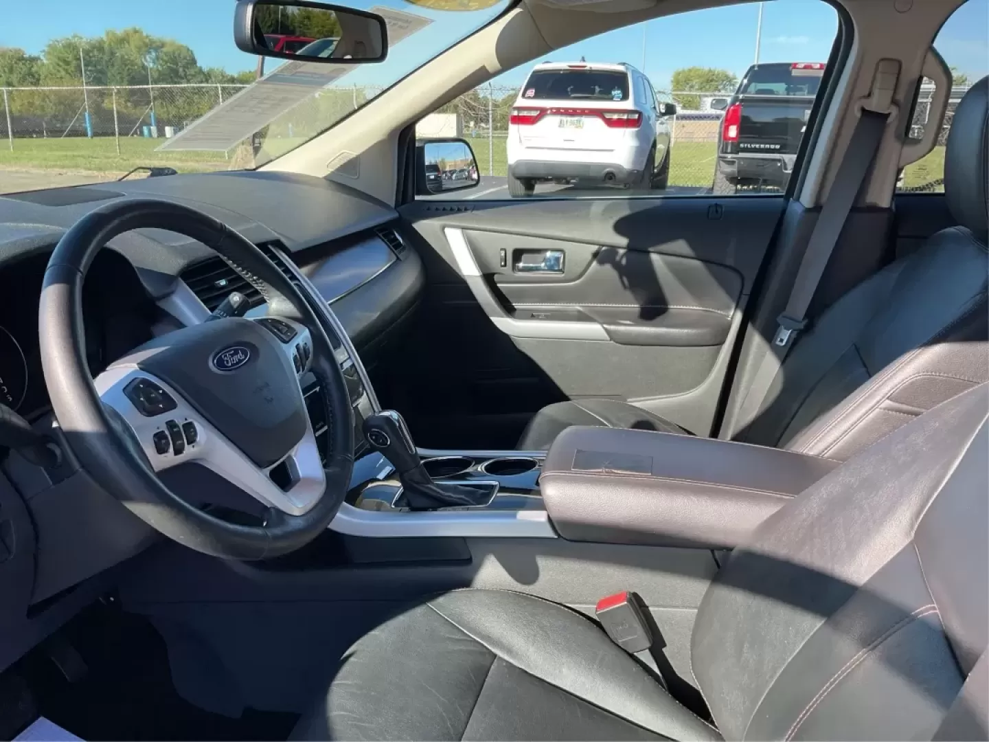 2014 Ford Edge Limited (2FMDK4KC4EB) with an 3.5L V-6 DOHC engine, located at 8750 N County Rd 25A, Piqua, OH, 45356, (937) 908-9800, 40.164391, -84.232513 - **Adventure Awaits: Drive Home a 2014 Ford Edge Limited Today!**<br /> <br /> Are you looking for a versatile vehicle that seamlessly fits into your lifestyle? Whether you're navigating your morning commute, embarking on family weekend getaways, or simply running errands around Piqua, the 2014 Ford - Photo#9