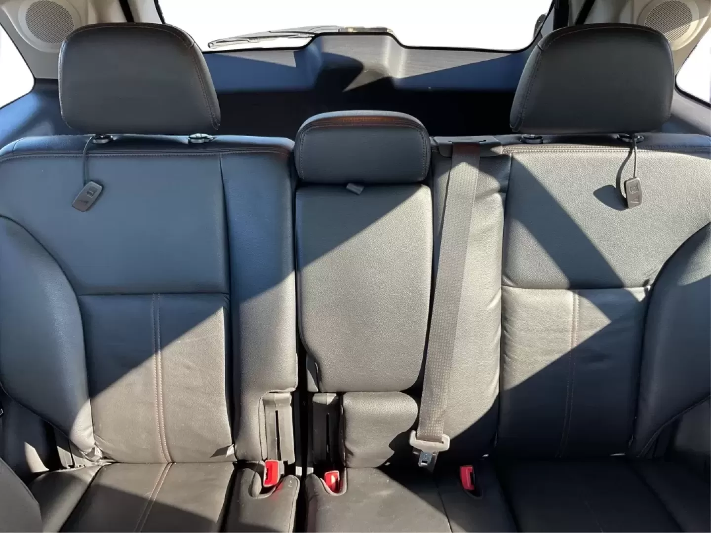 2014 Ford Edge Limited (2FMDK4KC4EB) with an 3.5L V-6 DOHC engine, located at 8750 N County Rd 25A, Piqua, OH, 45356, (937) 908-9800, 40.164391, -84.232513 - **Adventure Awaits: Drive Home a 2014 Ford Edge Limited Today!**<br /> <br /> Are you looking for a versatile vehicle that seamlessly fits into your lifestyle? Whether you're navigating your morning commute, embarking on family weekend getaways, or simply running errands around Piqua, the 2014 Ford - Photo#14