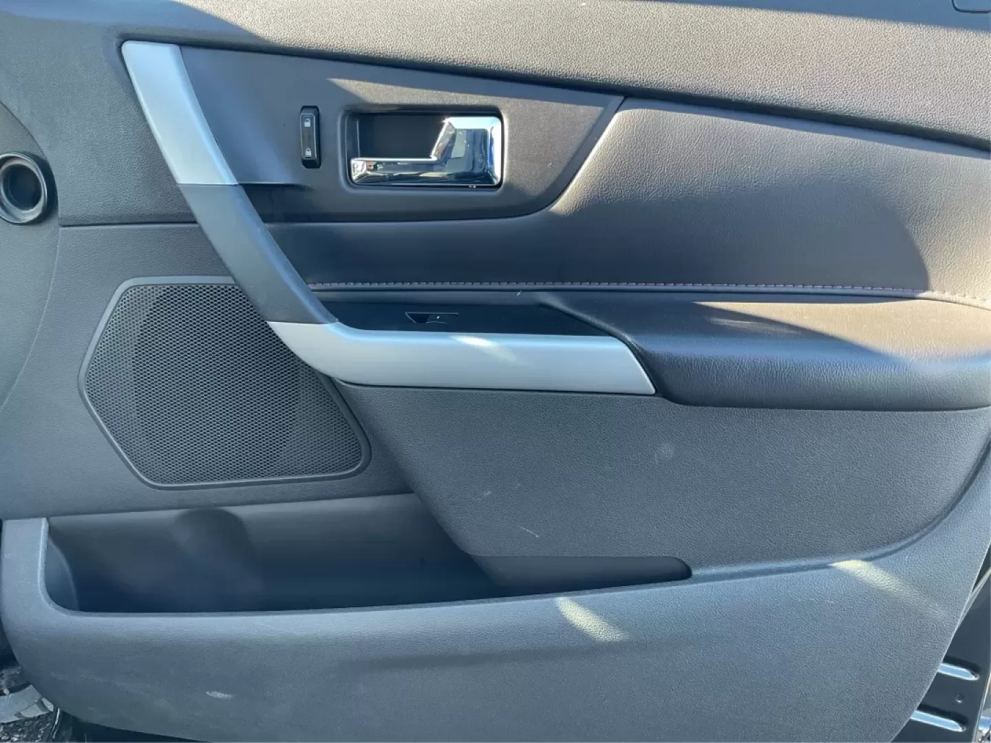 2014 Ford Edge Limited (2FMDK4KC4EB) with an 3.5L V-6 DOHC engine, located at 8750 N County Rd 25A, Piqua, OH, 45356, (937) 908-9800, 40.164391, -84.232513 - **Adventure Awaits: Drive Home a 2014 Ford Edge Limited Today!**<br /> <br /> Are you looking for a versatile vehicle that seamlessly fits into your lifestyle? Whether you're navigating your morning commute, embarking on family weekend getaways, or simply running errands around Piqua, the 2014 Ford - Photo#20