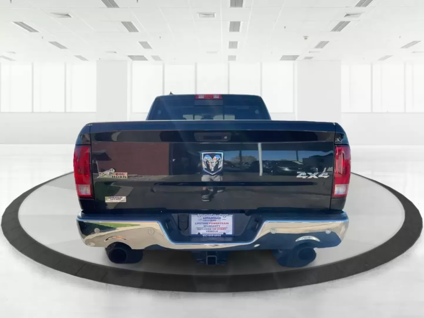 2017 Ram 1500 Big Horn Crew Cab 4x4 6'4 Box (1C6RR7TT5HS) with an Other engine, located at 4508 South Dixie Dr, Moraine, OH, 45439, (937) 908-9800, 39.689976, -84.218452 - **Discover Your Next Adventure with the 2017 Ram 1500 Big Horn Crew Cab!**<br /> <br /> Are you ready to elevate your lifestyle with a reliable and powerful truck? Whether you're navigating the bustling streets of Moraine or heading out for weekend adventures, the 2017 Ram 1500 Big Horn Crew Cab 4x4 - Photo#3