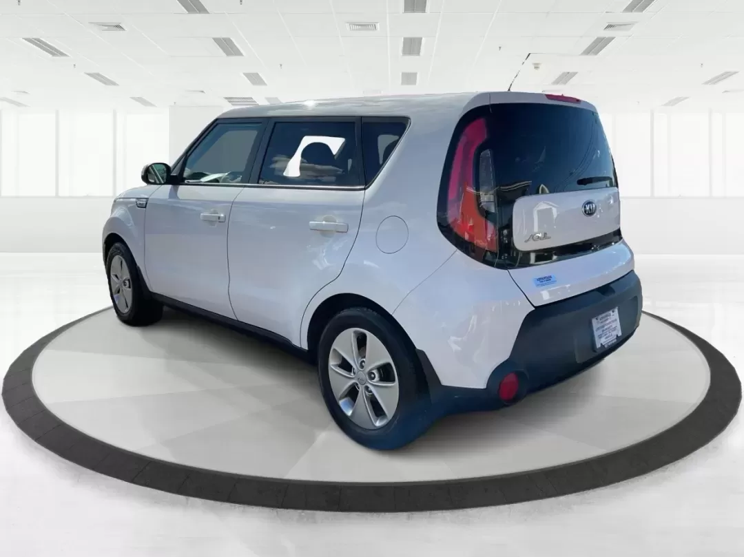 2015 Kia Soul Base (KNDJN2A21F7) with an Other engine, located at 1184 Kauffman Ave, Fairborn, OH, 45324, (937) 908-9800, 39.807072, -84.030914 - Are you ready to elevate your daily commute or embark on weekend adventures with ease? Look no further than the 2015 Kia Soul, a versatile compact vehicle that combines style, comfort, and functionality. Perfect for urban explorers, young professionals, and growing families alike, this car is equipp - Photo#4