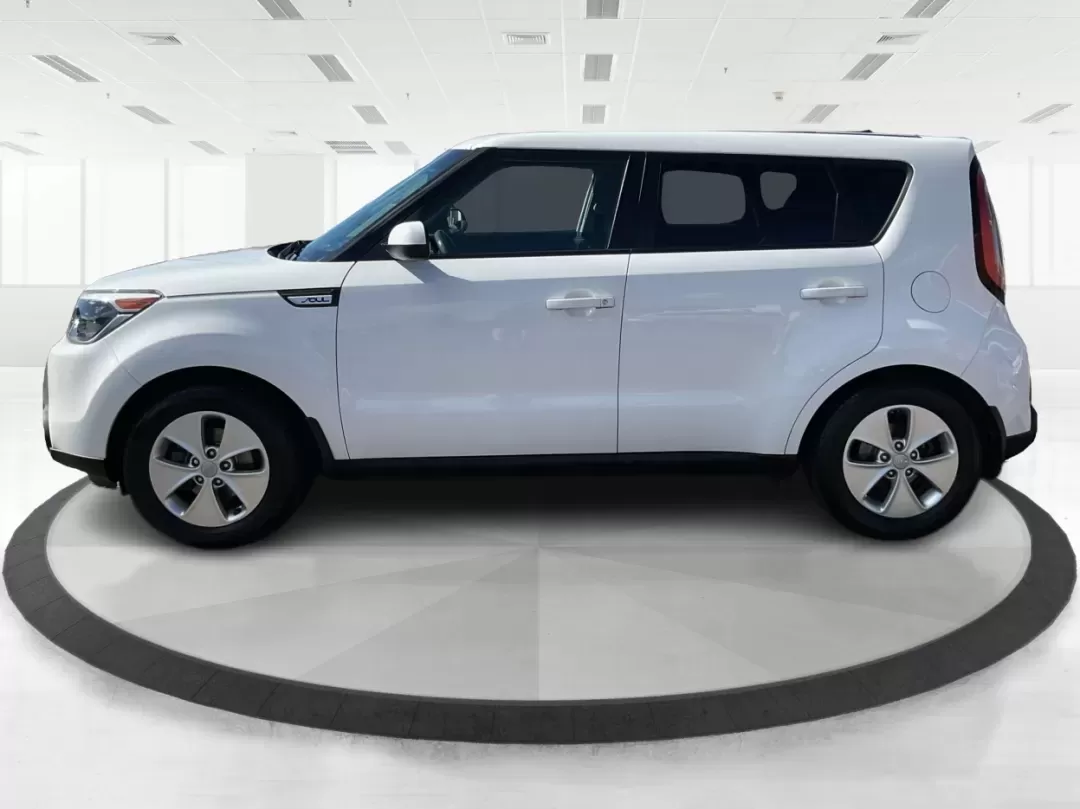 2015 Kia Soul Base (KNDJN2A21F7) with an Other engine, located at 1184 Kauffman Ave, Fairborn, OH, 45324, (937) 908-9800, 39.807072, -84.030914 - Are you ready to elevate your daily commute or embark on weekend adventures with ease? Look no further than the 2015 Kia Soul, a versatile compact vehicle that combines style, comfort, and functionality. Perfect for urban explorers, young professionals, and growing families alike, this car is equipp - Photo#5