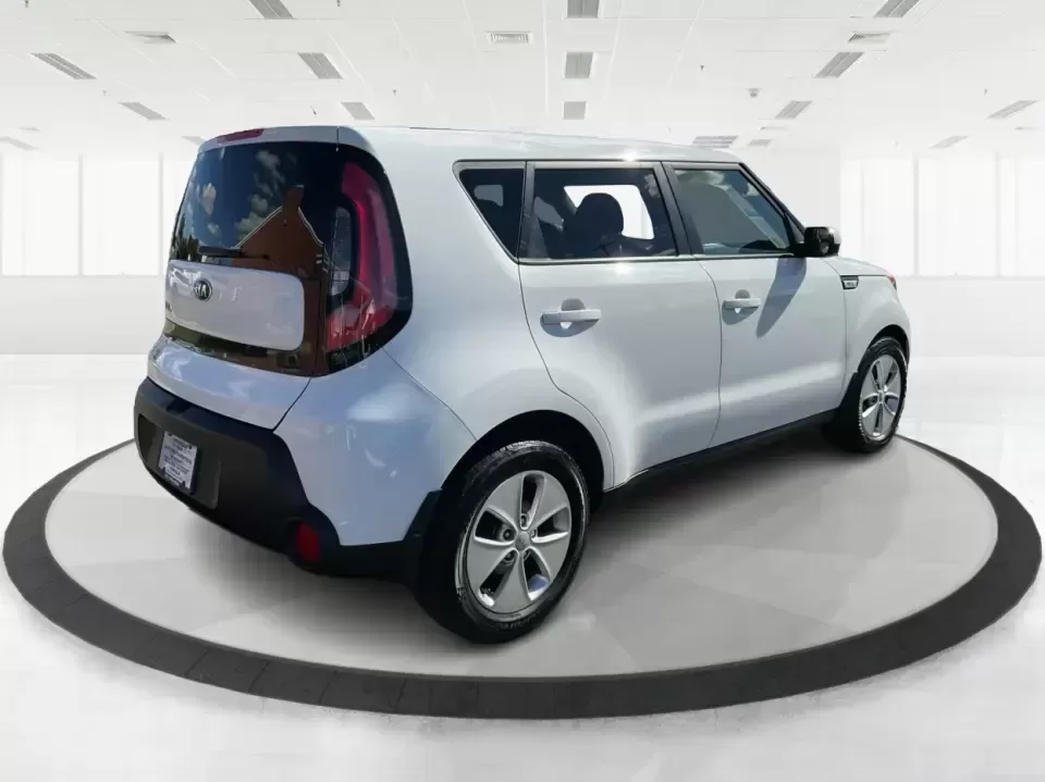 2015 Kia Soul Base (KNDJN2A21F7) with an 1.6L L4 DOHC 16V engine, Automatic transmission, located at 4508 South Dixie Dr, Moraine, OH, 45439, (937) 908-9800, 39.689976, -84.218452 - Need a smart, city-friendly ride that's easy to park in downtown Dayton, comfortable for long commutes on I75, and versatile enough for Costco runs and weekend escapes? This 2015 Kia Soul Base in White delivers the kind of practical, upbeat lifestyle fit that works for first-time buyers, growing fam - Photo#2