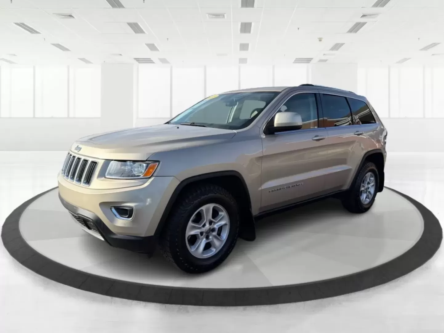 2014 Jeep Grand Cherokee Laredo (1C4RJFAG0EC) with an 3.6L V-6 DOHC engine, located at 401 Woodman Dr, Riverside, OH, 45431, (937) 908-9800, 39.760899, -84.123421 - ### Conquer Every Adventure with the 2014 Jeep Grand Cherokee Laredo Ideal for Every Lifestyle!<br /> <br /> Are you ready to elevate your driving experience? Whether you're navigating the hustle and bustle of city life in Riverside, OH, or embarking on thrilling weekend getaways, the 2014 Jeep Gra - Photo#8