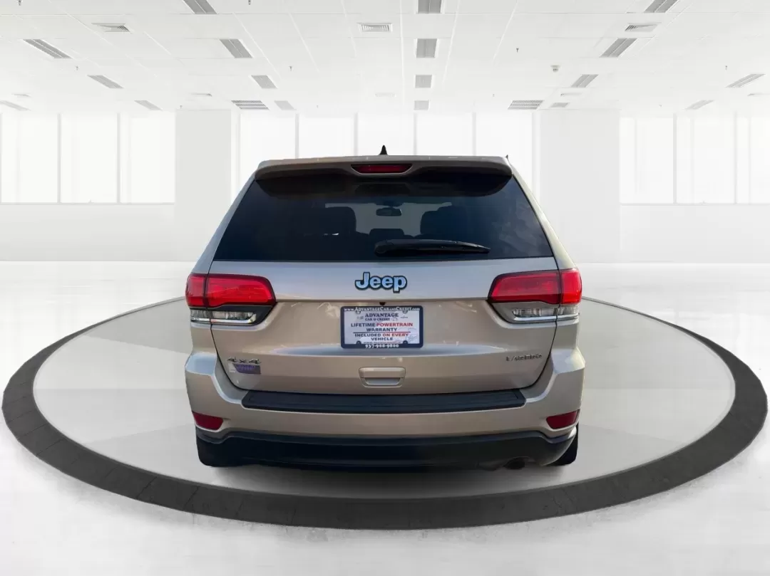 2014 Jeep Grand Cherokee Laredo (1C4RJFAG0EC) with an 3.6L V-6 DOHC engine, located at 1184 Kauffman Ave, Fairborn, OH, 45324, (937) 908-9800, 39.807072, -84.030914 - ### Conquer Every Adventure with the 2014 Jeep Grand Cherokee Laredo Ideal for Every Lifestyle!<br /> <br /> Are you ready to elevate your driving experience? Whether you're navigating the hustle and bustle of city life in Riverside, OH, or embarking on thrilling weekend getaways, the 2014 Jeep Gra - Photo#3