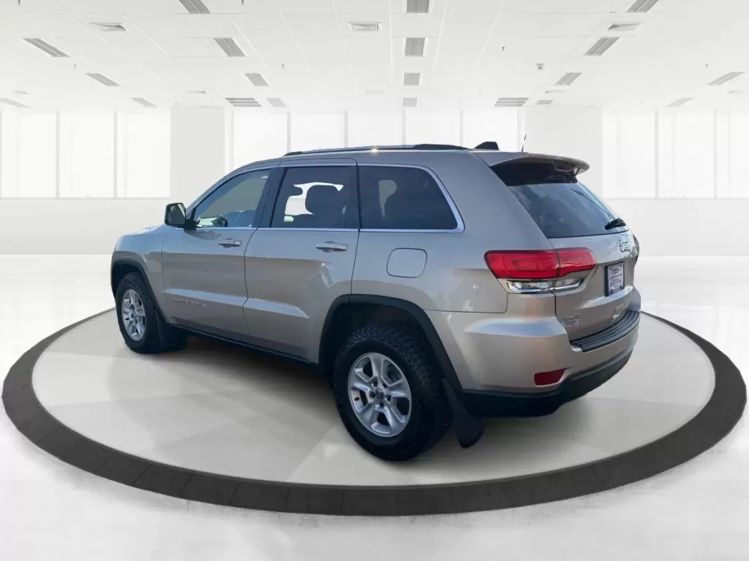 2014 Jeep Grand Cherokee Laredo (1C4RJFAG0EC) with an 3.6L V-6 DOHC engine, located at 1184 Kauffman Ave, Fairborn, OH, 45324, (937) 908-9800, 39.807072, -84.030914 - ### Conquer Every Adventure with the 2014 Jeep Grand Cherokee Laredo Ideal for Every Lifestyle!<br /> <br /> Are you ready to elevate your driving experience? Whether you're navigating the hustle and bustle of city life in Riverside, OH, or embarking on thrilling weekend getaways, the 2014 Jeep Gra - Photo#4