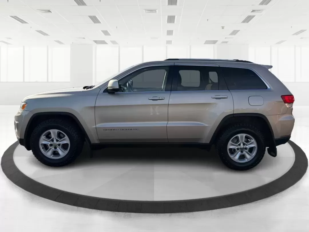 2014 Jeep Grand Cherokee Laredo (1C4RJFAG0EC) with an 3.6L V-6 DOHC engine, located at 1184 Kauffman Ave, Fairborn, OH, 45324, (937) 908-9800, 39.807072, -84.030914 - ### Conquer Every Adventure with the 2014 Jeep Grand Cherokee Laredo Ideal for Every Lifestyle!<br /> <br /> Are you ready to elevate your driving experience? Whether you're navigating the hustle and bustle of city life in Riverside, OH, or embarking on thrilling weekend getaways, the 2014 Jeep Gra - Photo#5