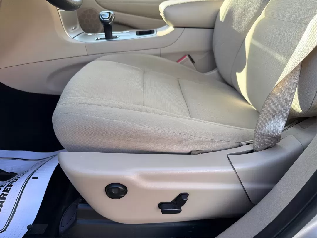 2014 Jeep Grand Cherokee Laredo (1C4RJFAG0EC) with an 3.6L V-6 DOHC engine, located at 1184 Kauffman Ave, Fairborn, OH, 45324, (937) 908-9800, 39.807072, -84.030914 - ### Conquer Every Adventure with the 2014 Jeep Grand Cherokee Laredo Ideal for Every Lifestyle!<br /> <br /> Are you ready to elevate your driving experience? Whether you're navigating the hustle and bustle of city life in Riverside, OH, or embarking on thrilling weekend getaways, the 2014 Jeep Gra - Photo#18