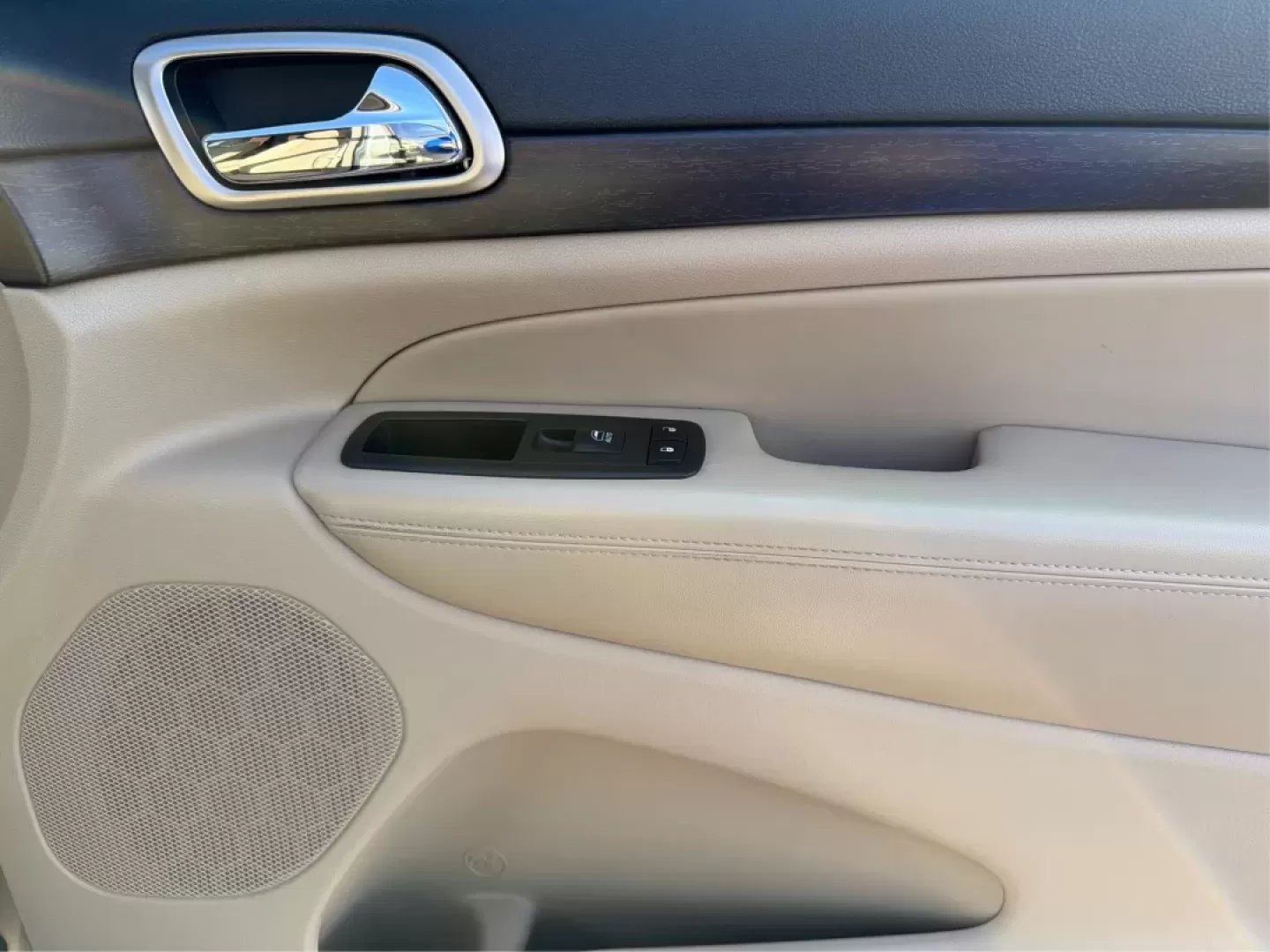 2014 Jeep Grand Cherokee Laredo (1C4RJFAG0EC) with an 3.6L V-6 DOHC engine, located at 1184 Kauffman Ave, Fairborn, OH, 45324, (937) 908-9800, 39.807072, -84.030914 - ### Conquer Every Adventure with the 2014 Jeep Grand Cherokee Laredo Ideal for Every Lifestyle!<br /> <br /> Are you ready to elevate your driving experience? Whether you're navigating the hustle and bustle of city life in Riverside, OH, or embarking on thrilling weekend getaways, the 2014 Jeep Gra - Photo#20