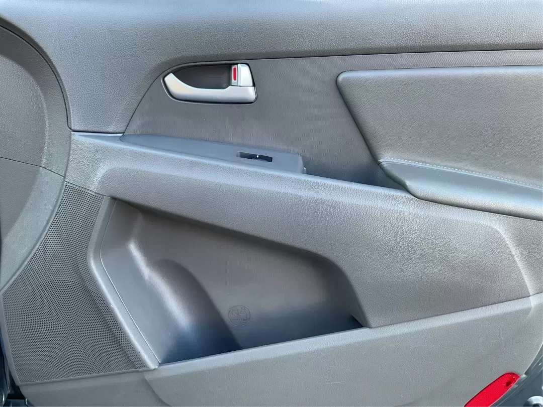 2014 Kia Sportage LX AWD (KNDPBCAC8E7) with an 2.4L V6 DOHC 24V engine, 6-Speed Automatic transmission, located at 4508 South Dixie Dr, Moraine, OH, 45439, (937) 908-9800, 39.689976, -84.218452 - **Adventure Awaits with the 2014 Kia Sportage LX AWD - Your Perfect Crossover Companion!**<br /> <br /> Imagine hitting the open road, whether you're embarking on a scenic weekend getaway or navigating through your daily commute. The 2014 Kia Sportage LX AWD is designed for those who crave versatili - Photo#18