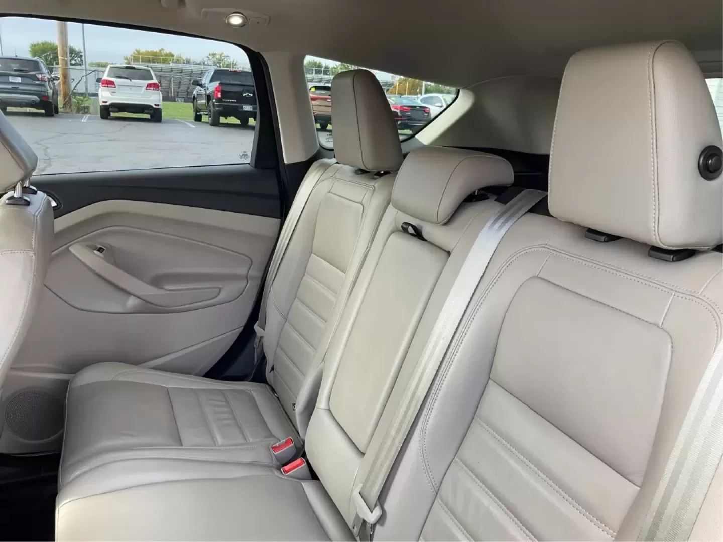 2018 Ford Escape Titanium FWD (1FMCU0J99JU) with an 2.0L L4 DOHC 16V engine, 6-Speed Automatic transmission, located at 1230 East Main St, Xenia, OH, 45385, (937) 908-9800, 39.688026, -83.910172 - Experience the perfect blend of style and practicality with the 2018 Ford Escape Titanium, now available at Advantage Car and Credit in Xenia, OH. This SUV is not just a vehicle; it's your ticket to adventure, whether you're navigating the bustling streets of downtown Xenia or embarking on a weekend - Photo#10