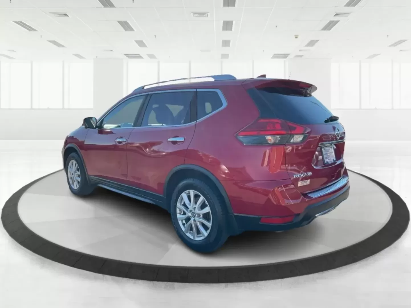 2017 Nissan Rogue SV (JN8AT2MV6HW) with an 2.5L I-4 DOHC engine, located at 4508 South Dixie Dr, Moraine, OH, 45439, (937) 908-9800, 39.689976, -84.218452 - Are you searching for the perfect vehicle to enhance your daily adventures? Look no further! This 2017 Nissan Rogue SV is the ideal SUV for those who crave versatility and comfort, making it a fantastic choice for growing families, weekend warriors, and daily commuters alike. With its spacious inter - Photo#4