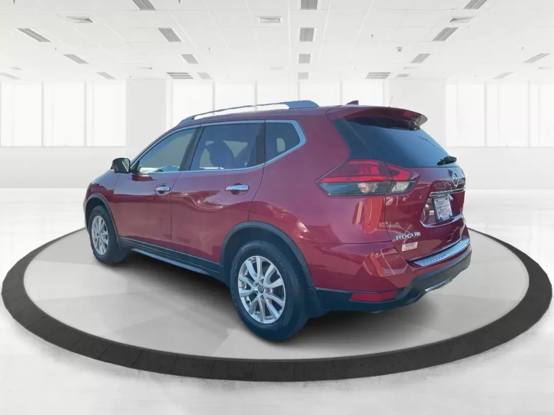 2017 Nissan Rogue SV (JN8AT2MV6HW) with an 2.5L I-4 DOHC engine, CVT transmission, located at 1230 East Main St, Xenia, OH, 45385, (937) 908-9800, 39.688026, -83.910172 - Are you searching for the perfect vehicle to enhance your daily adventures? Look no further! This 2017 Nissan Rogue SV is the ideal SUV for those who crave versatility and comfort, making it a fantastic choice for growing families, weekend warriors, and daily commuters alike. With its spacious inter - Photo#4