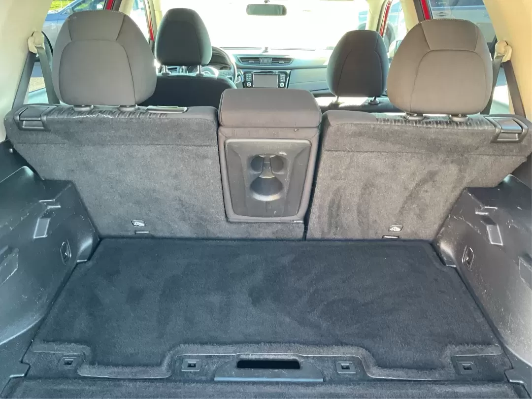 2017 Nissan Rogue SV (JN8AT2MV6HW) with an 2.5L I-4 DOHC engine, CVT transmission, located at 1230 East Main St, Xenia, OH, 45385, (937) 908-9800, 39.688026, -83.910172 - Are you searching for the perfect vehicle to enhance your daily adventures? Look no further! This 2017 Nissan Rogue SV is the ideal SUV for those who crave versatility and comfort, making it a fantastic choice for growing families, weekend warriors, and daily commuters alike. With its spacious inter - Photo#12