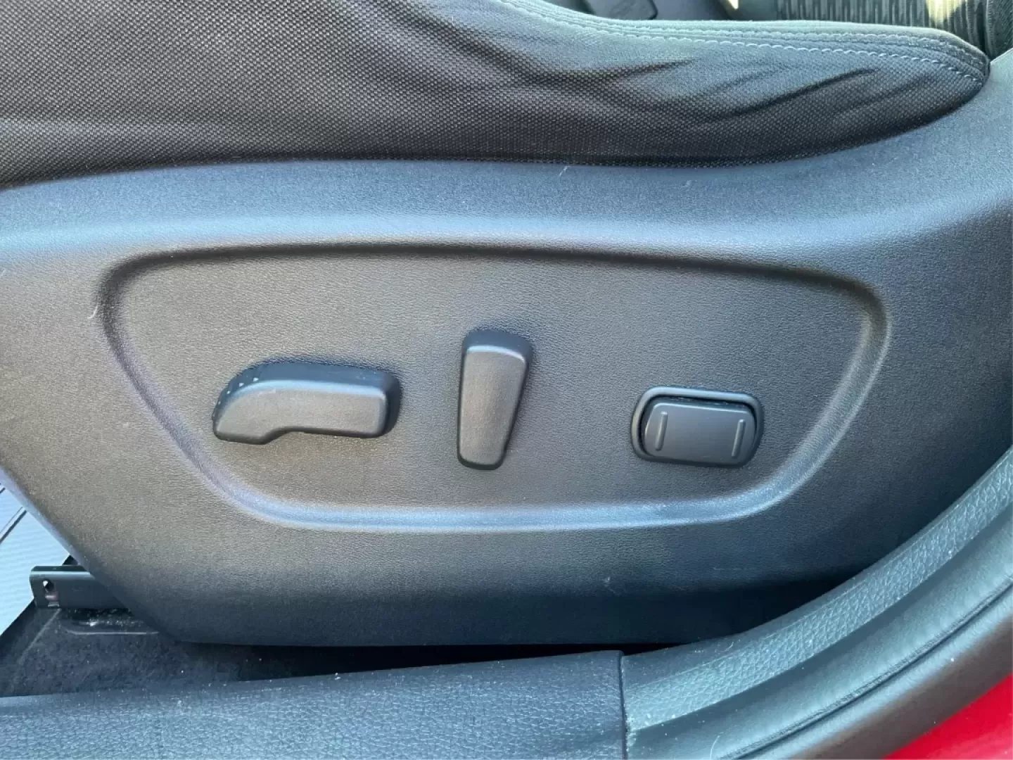 2017 Nissan Rogue SV (JN8AT2MV6HW) with an 2.5L I-4 DOHC engine, located at 4508 South Dixie Dr, Moraine, OH, 45439, (937) 908-9800, 39.689976, -84.218452 - Are you searching for the perfect vehicle to enhance your daily adventures? Look no further! This 2017 Nissan Rogue SV is the ideal SUV for those who crave versatility and comfort, making it a fantastic choice for growing families, weekend warriors, and daily commuters alike. With its spacious inter - Photo#17