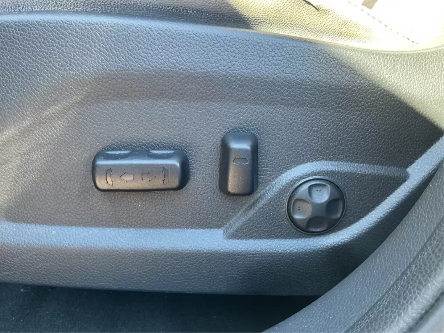 2014 Hyundai Santa Fe 2.4L (5XYZUDLB3EG) with an Theta II 2.4L I-4 gasoline direct injection engine, located at 1099 N County Rd 25A , Troy, OH, 45373, (937) 908-9800, 40.057079, -84.212883 - Are you ready to elevate your driving experience and embrace a lifestyle of adventure? The 2014 Hyundai Santa Fe available at Advantage Car and Credit in Troy, OH, is not just a vehicle; it's your gateway to unforgettable road trips, family outings, and daily commutes. This versatile SUV combines st - Photo#17